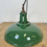 Lampe à suspension industrielle en émail vert, années 1960