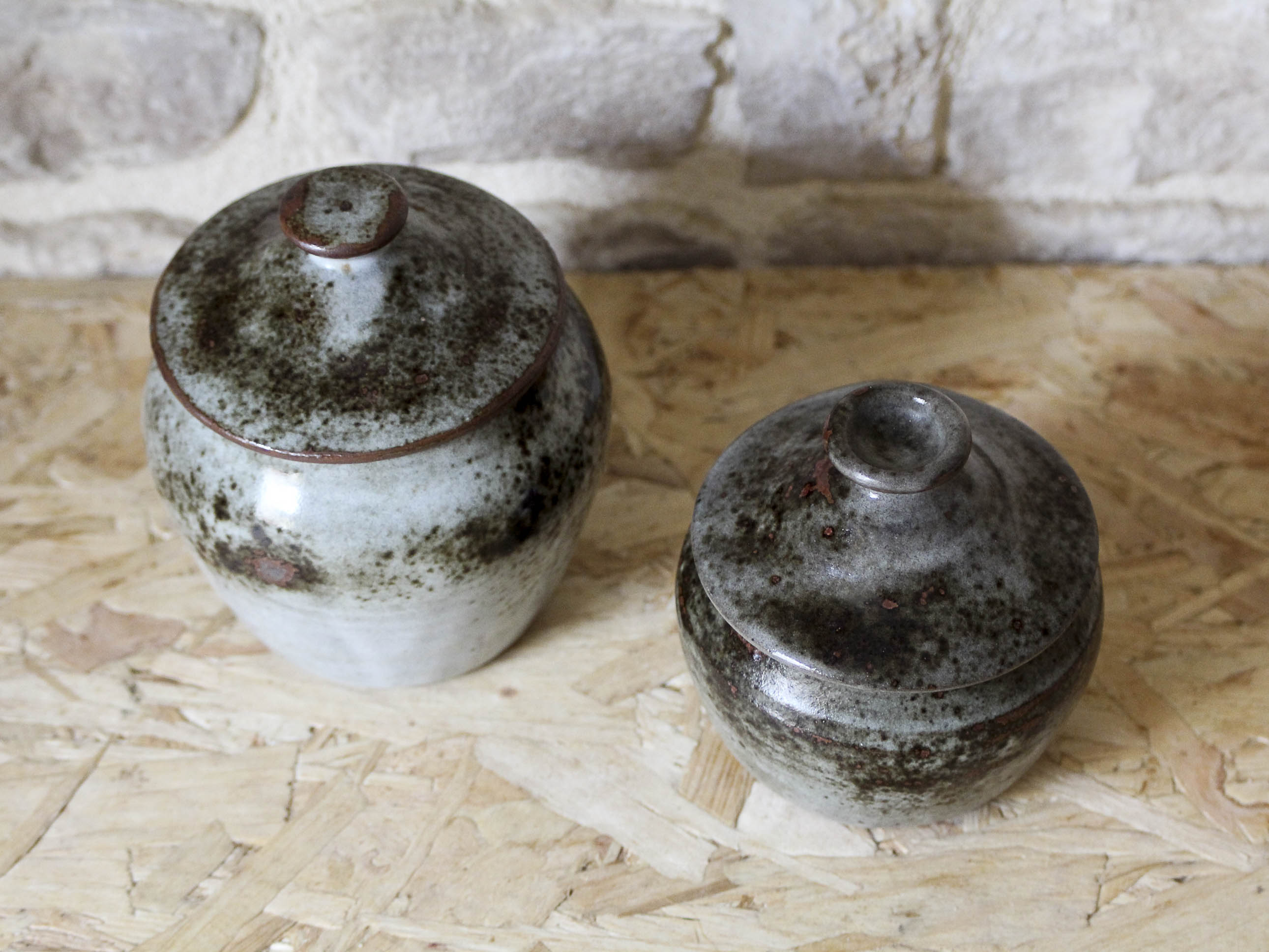 2 stoneware pots by Chantal and Thierry Robert - Puisaye