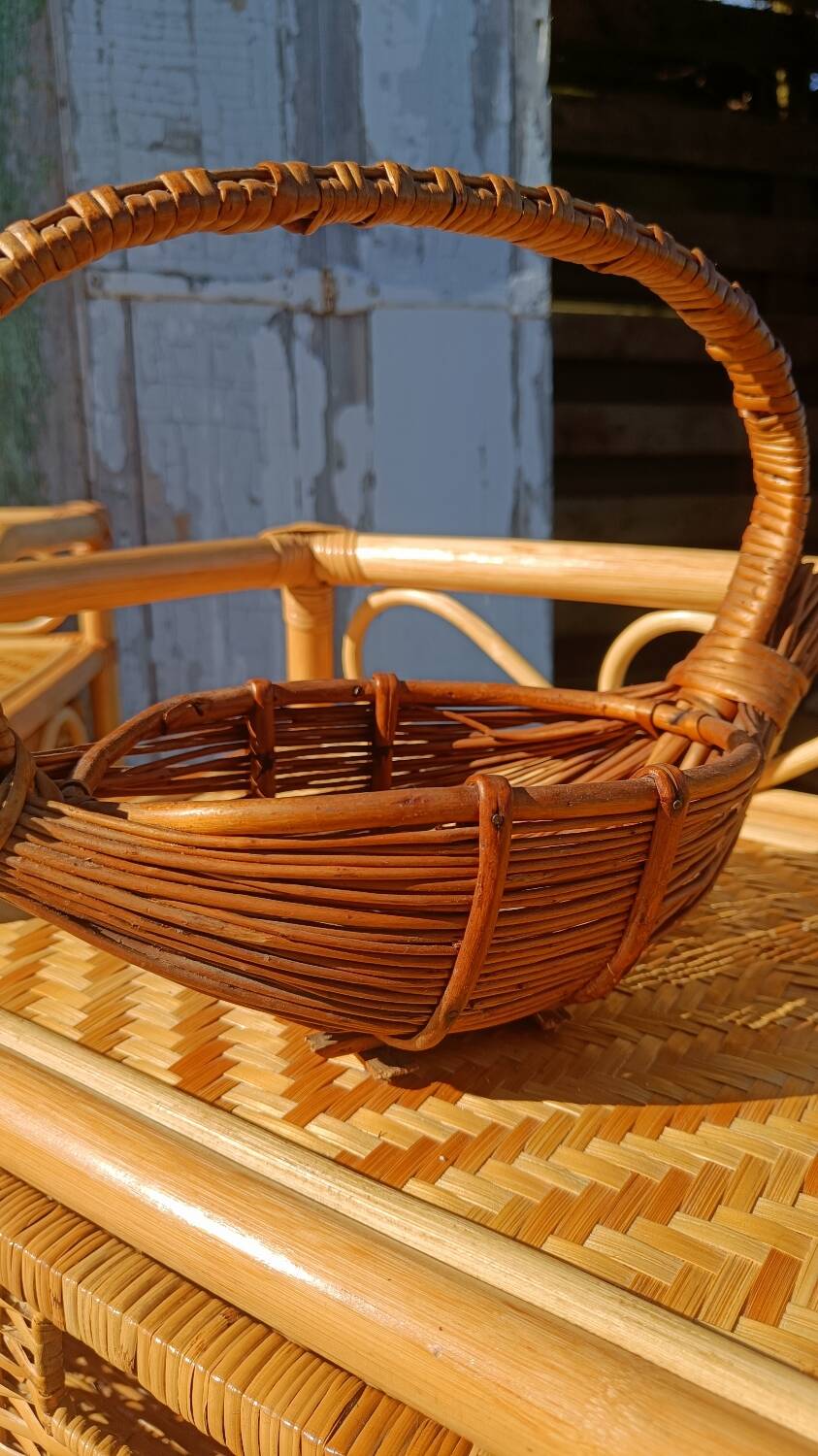 Vintage rattan fruit basket – bohemian antique basket from the 1960s