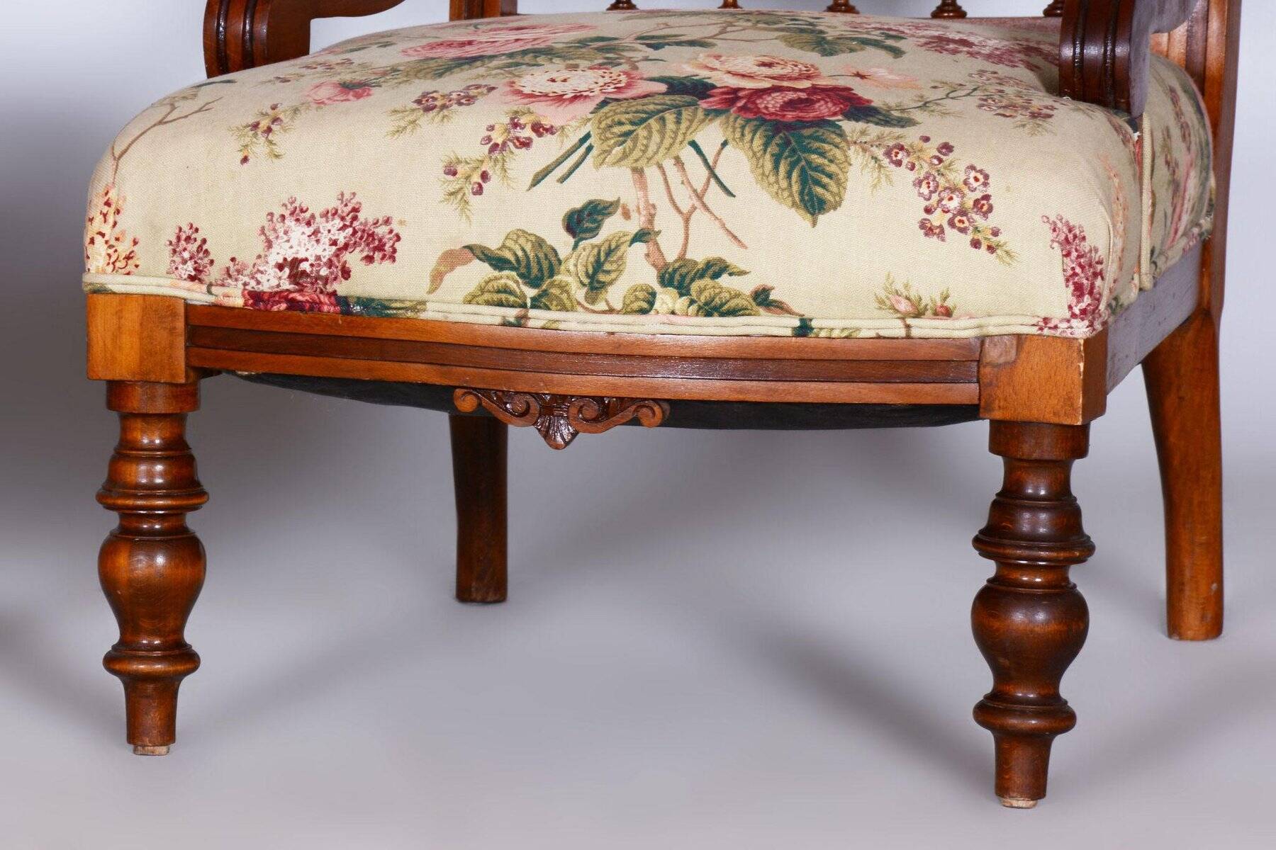 Czech Living Room Set in Beech and Walnut, 1890s, Set of 7