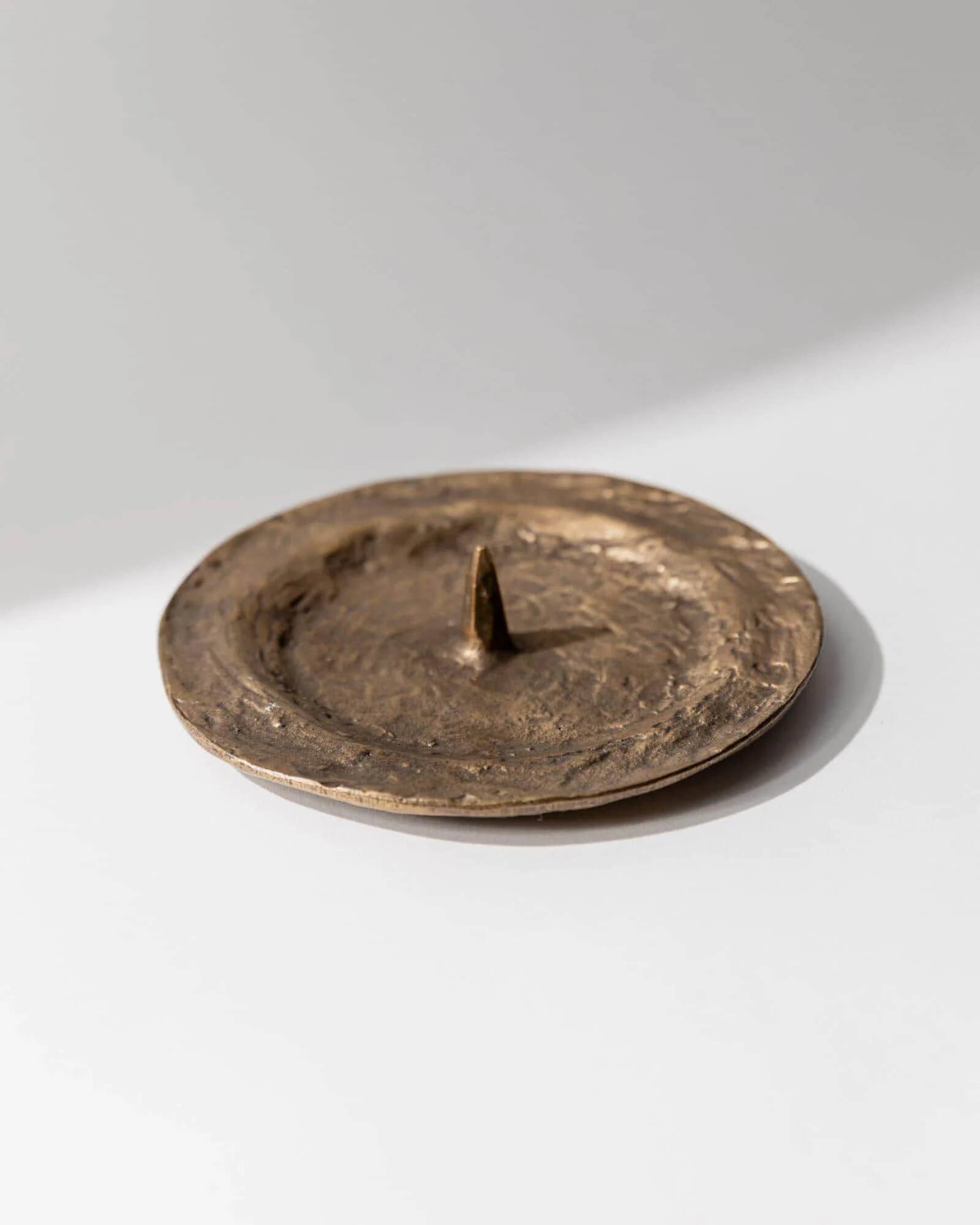 Vintage bronze candlestick from the 1960s, classic design, tray for medium to large candles.
