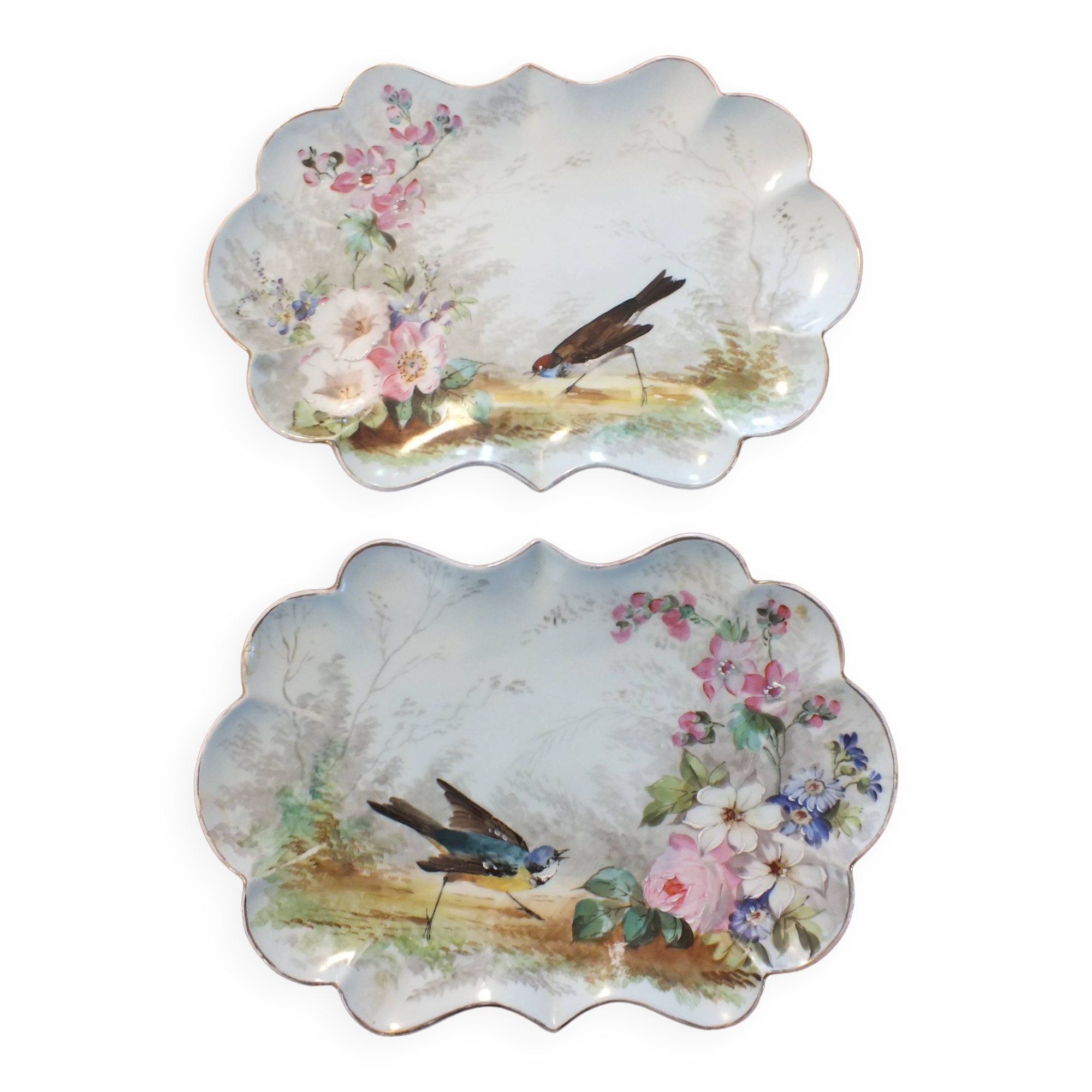 Pair of small porcelain dishes painted with birds and flowers 19th
