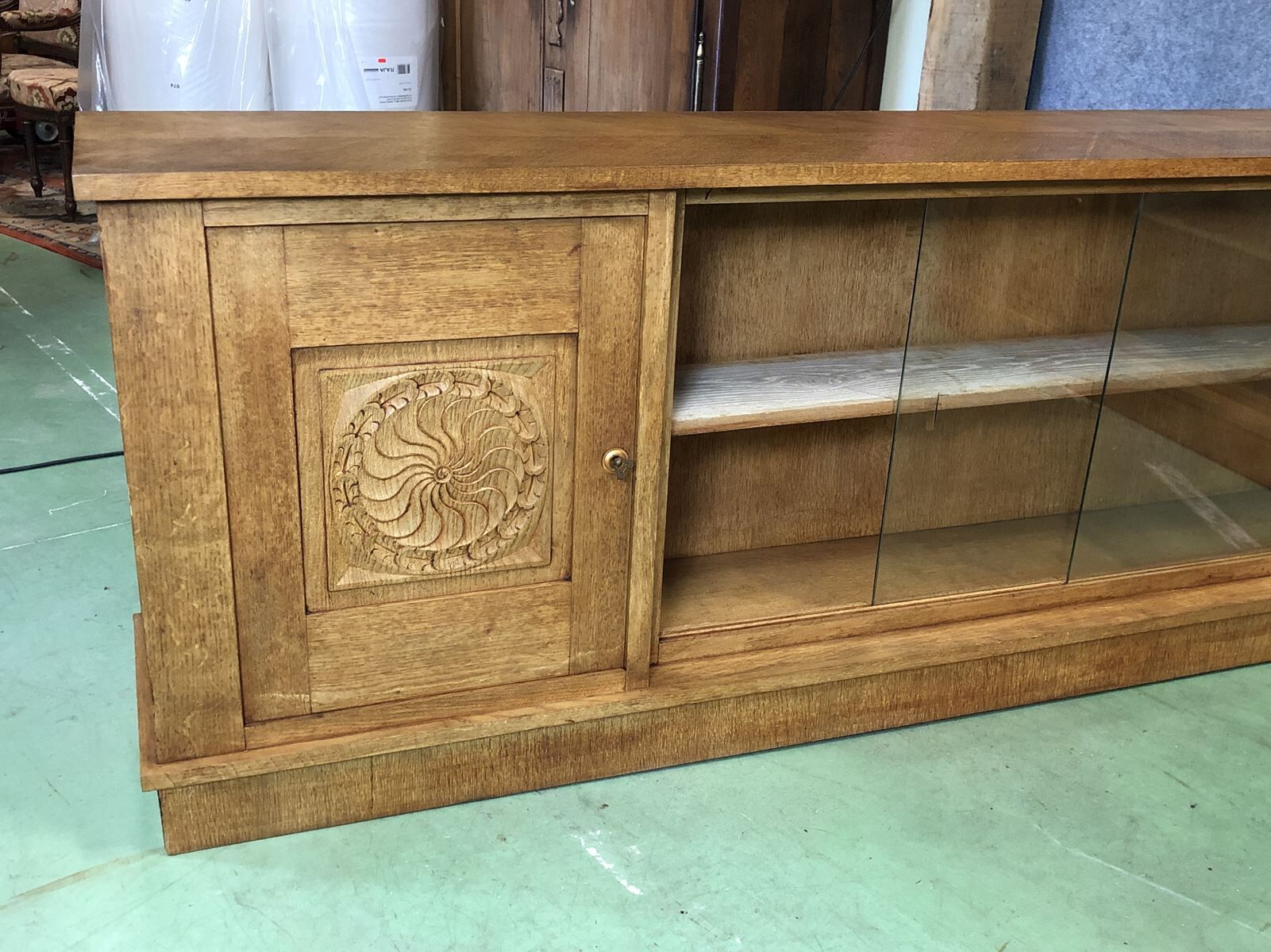 The 1940s oak corner Cabinet