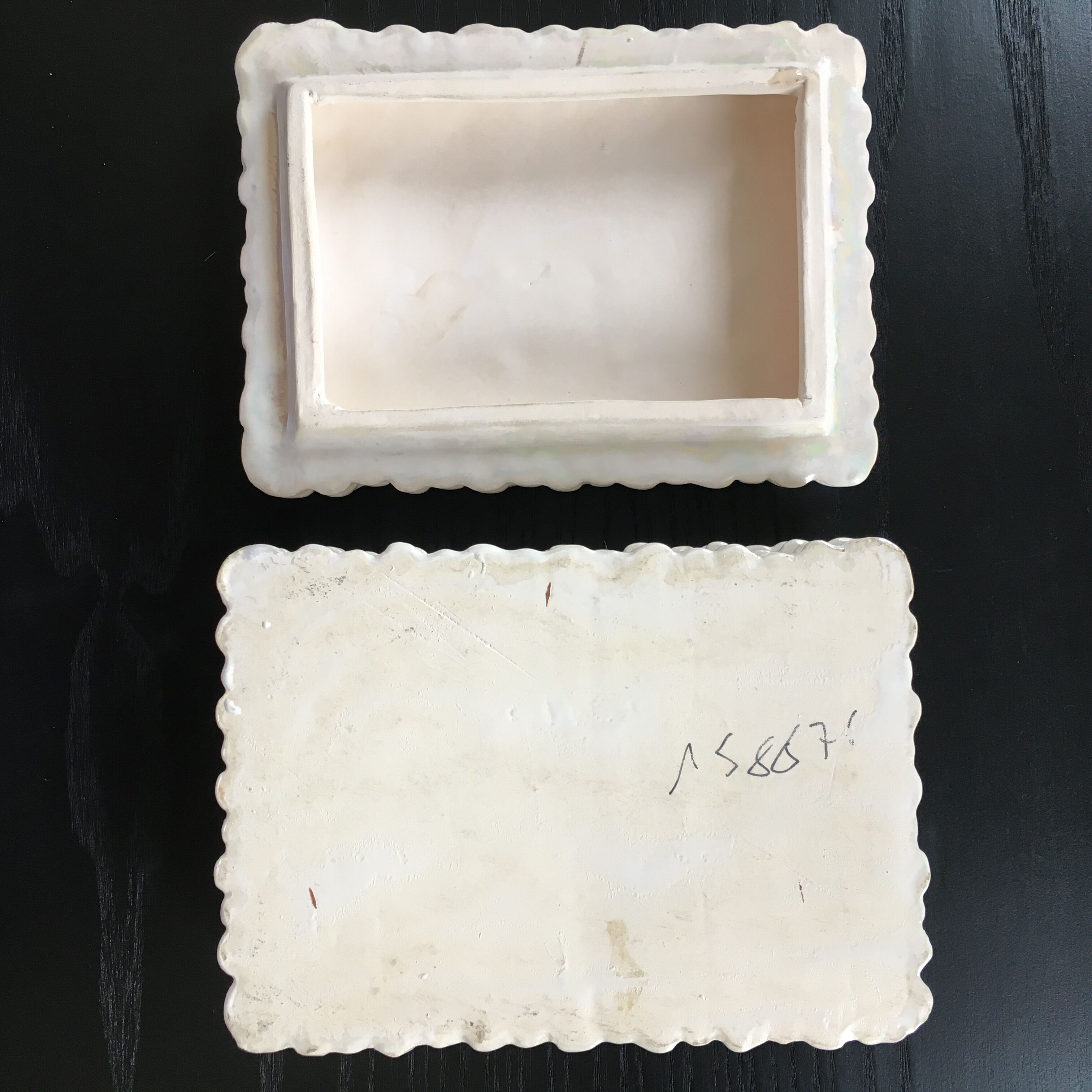 Pearly white biscuit box