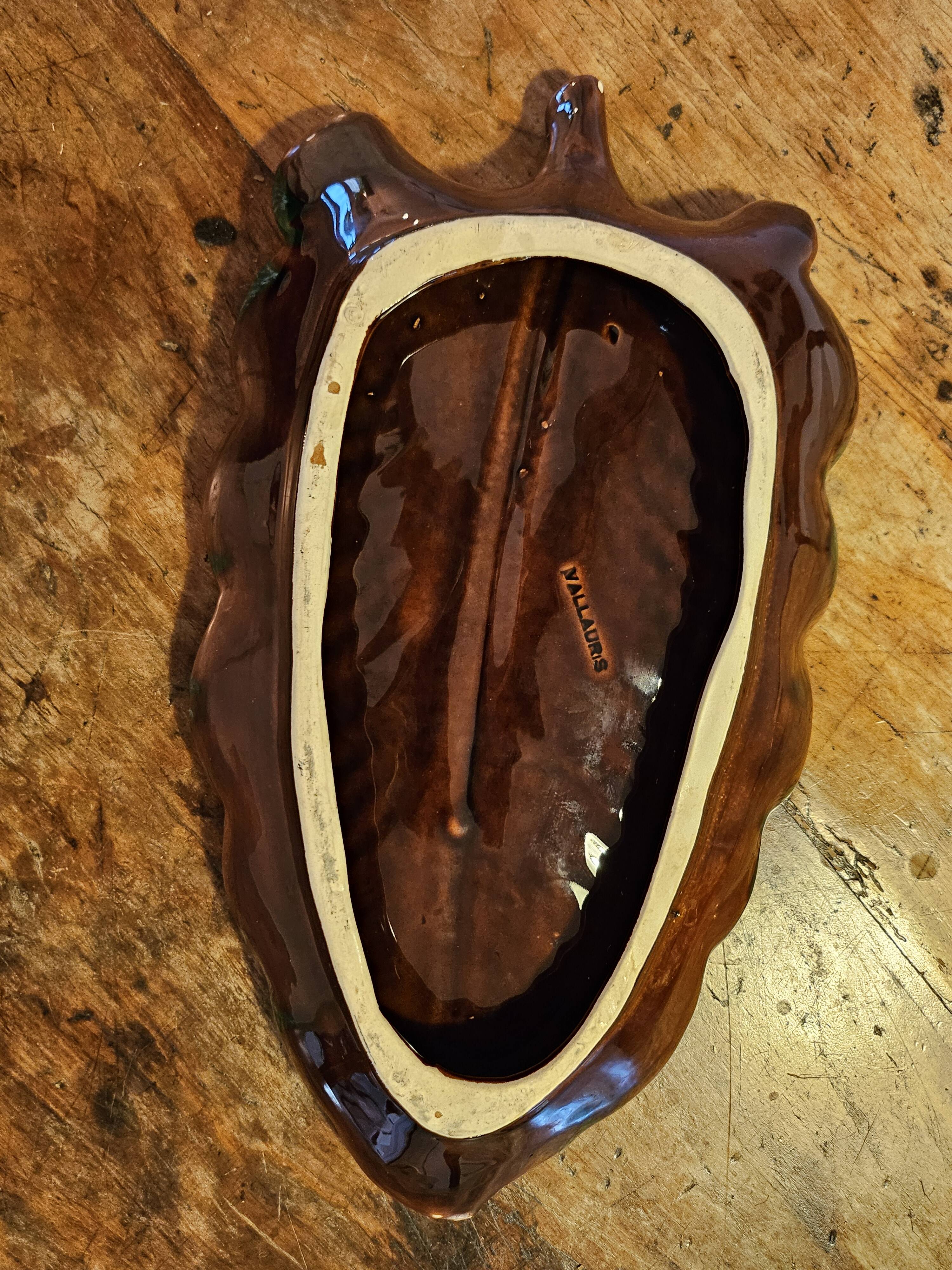 Set of 2 leaf-shaped ceramic dishes from Vallauris.