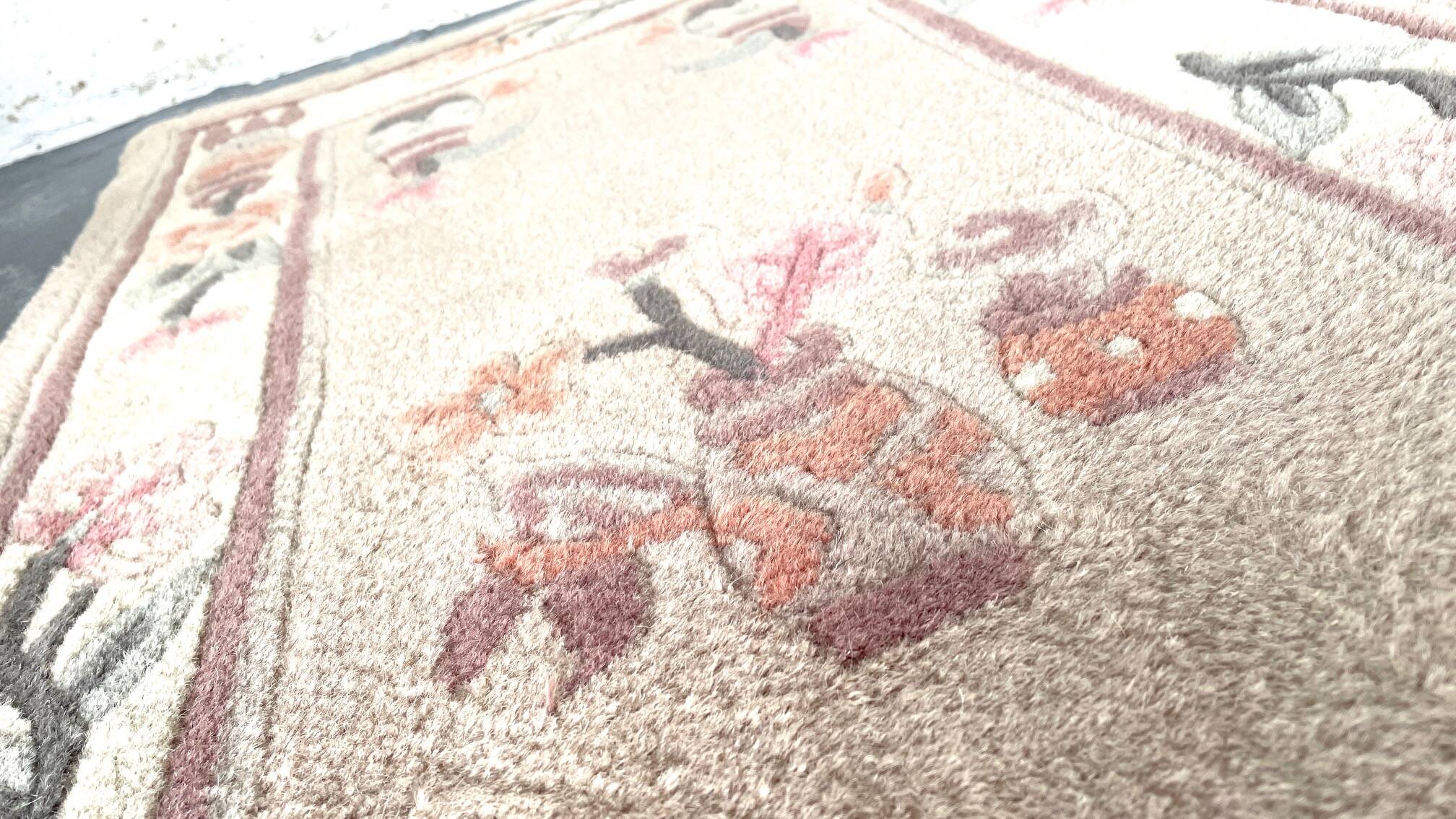 Vintage Chinese rug, beige and pink tones