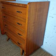 Commode années 50 60 quatre tiroirs pieds compas