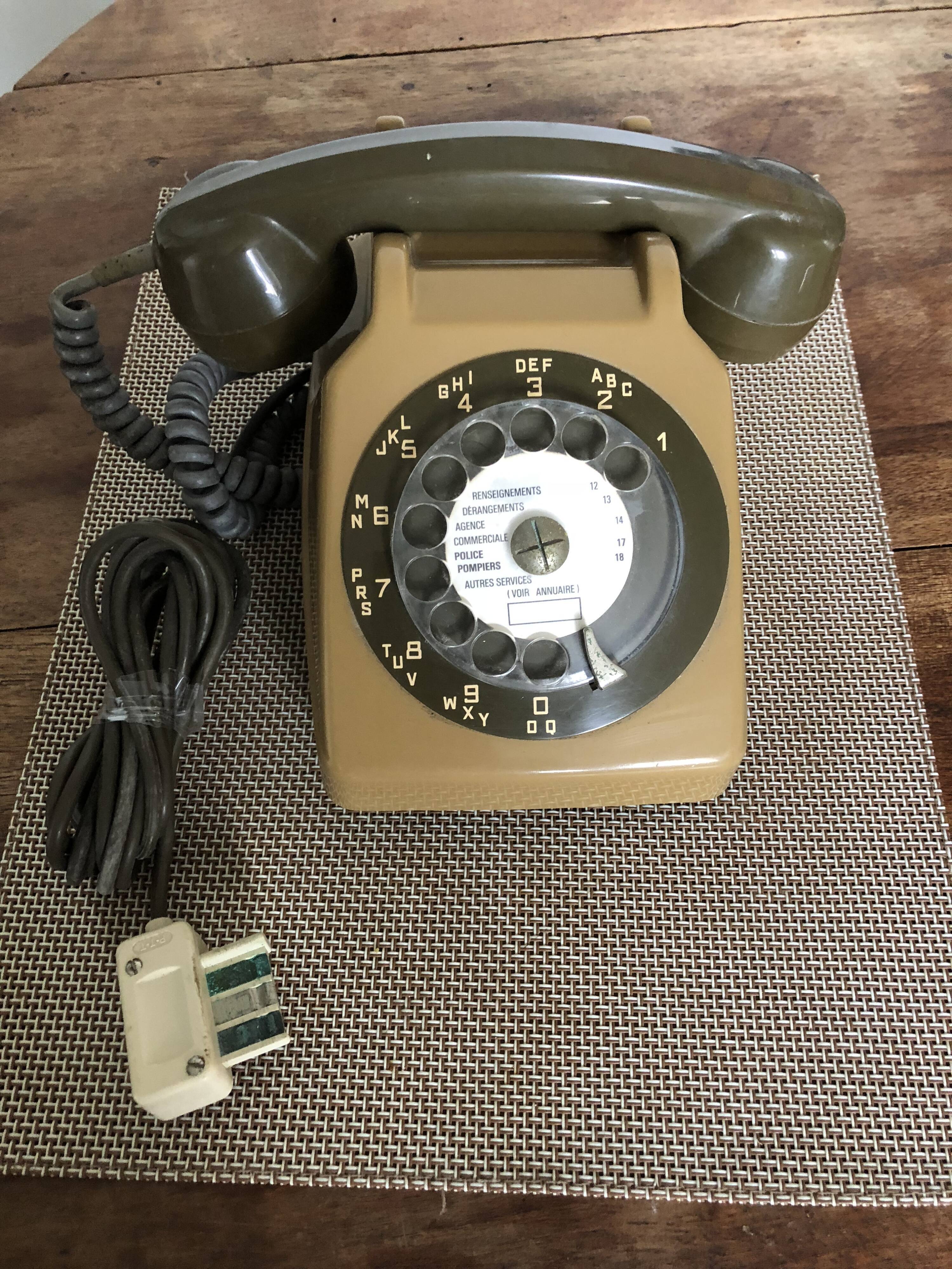 Vintage phone s63