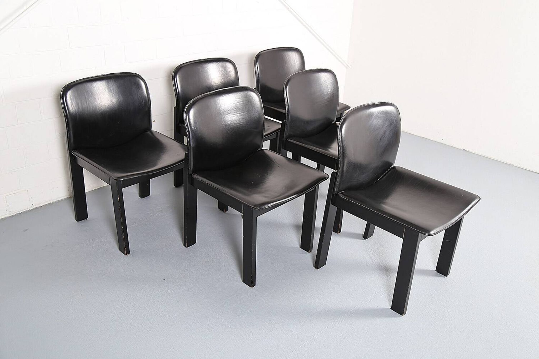 Lot de 6 chaises de salle à manger en bois et cuir noir