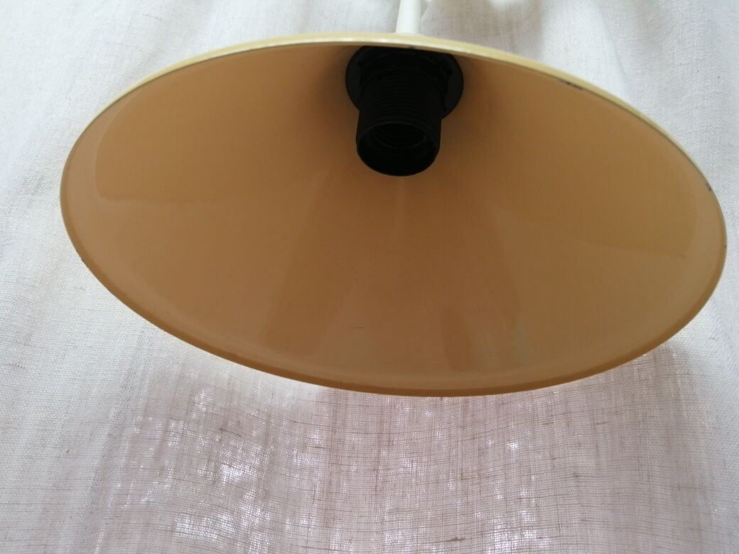 Suspension old yellow metal