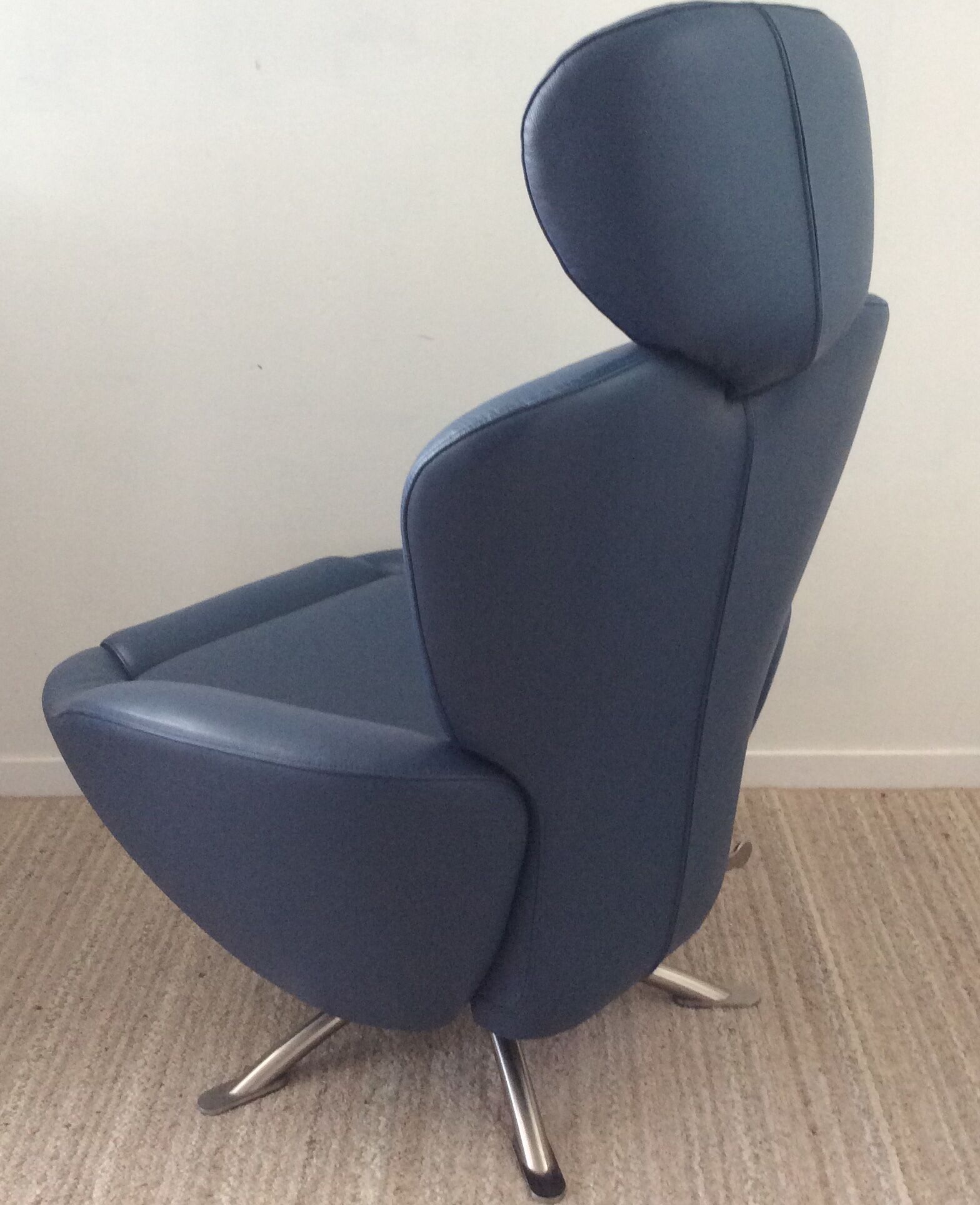 K10 Dodo Cassina heating chair by Toshiyuki Kita