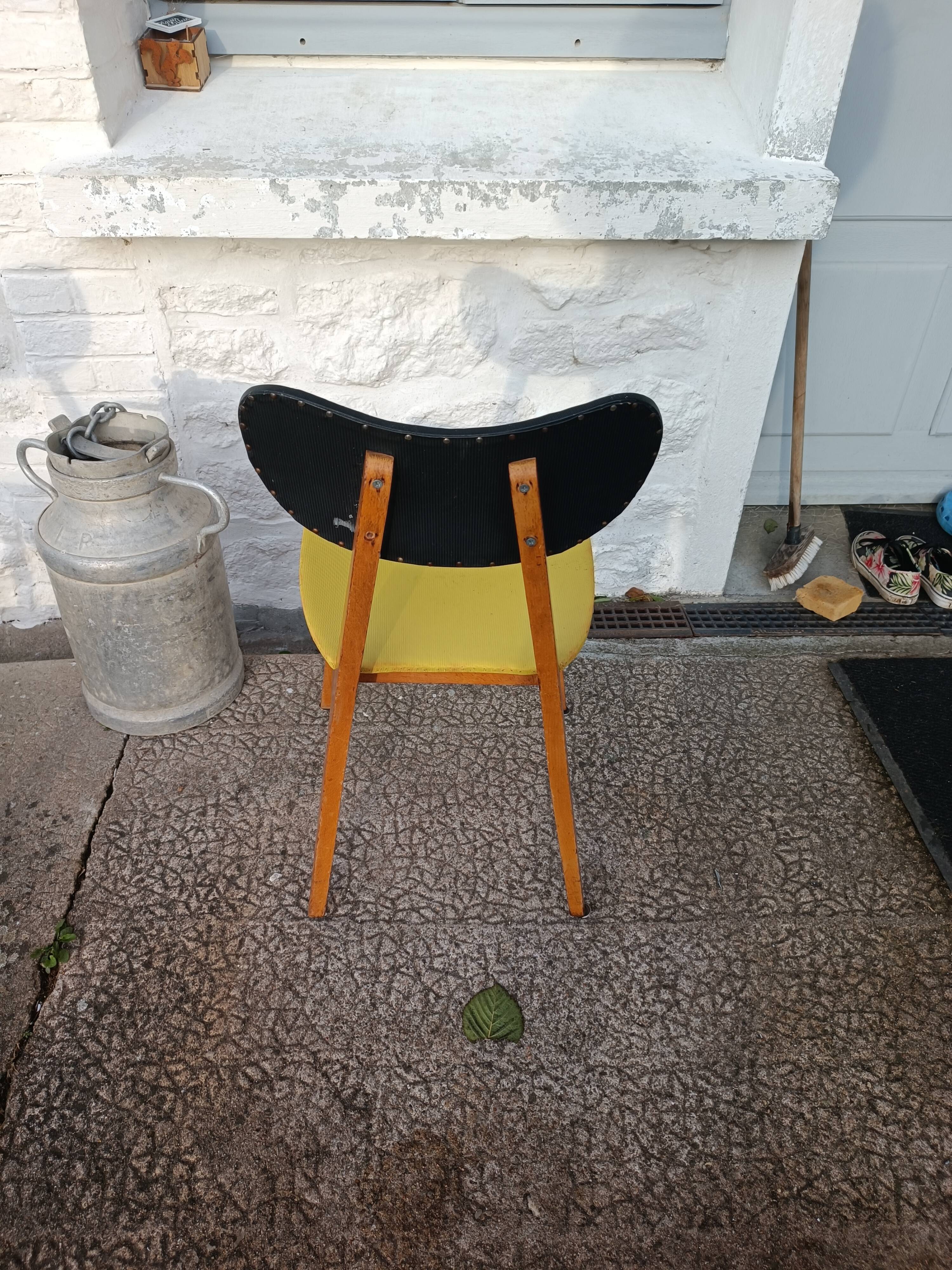 Set of 6 compass leg chairs – colored seats