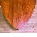 Pedestal table