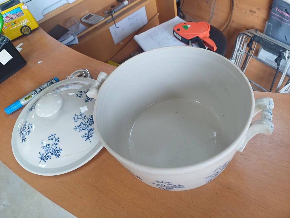 ST UZE vegetable soup tureen