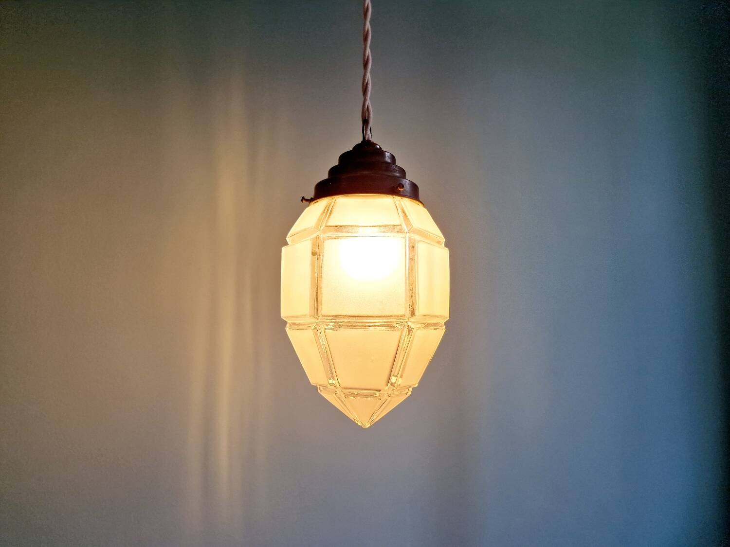 Art Deco pendant light in faceted satin glass, 1920s-30s