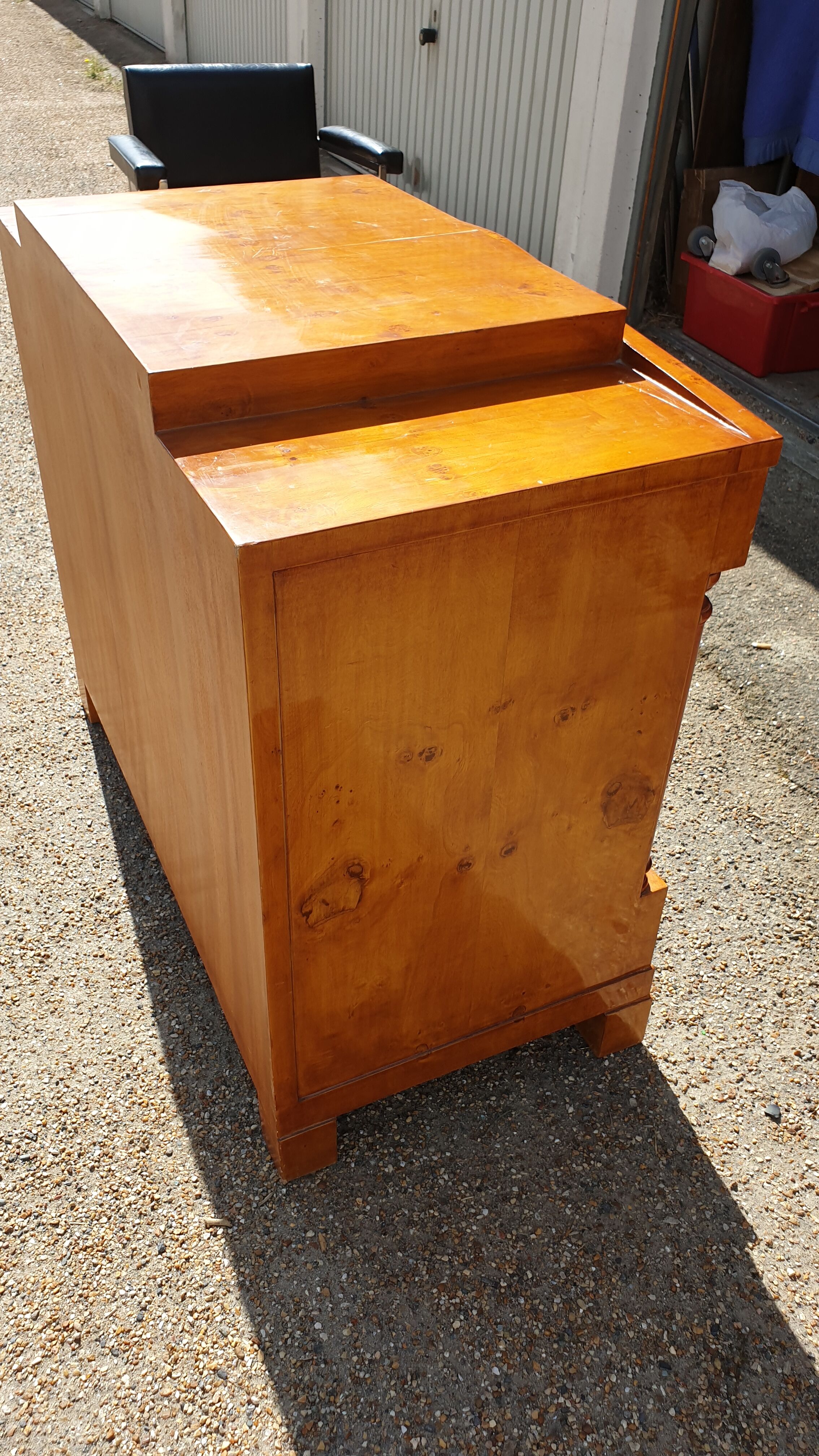 Commode en ronce de noyer XXème