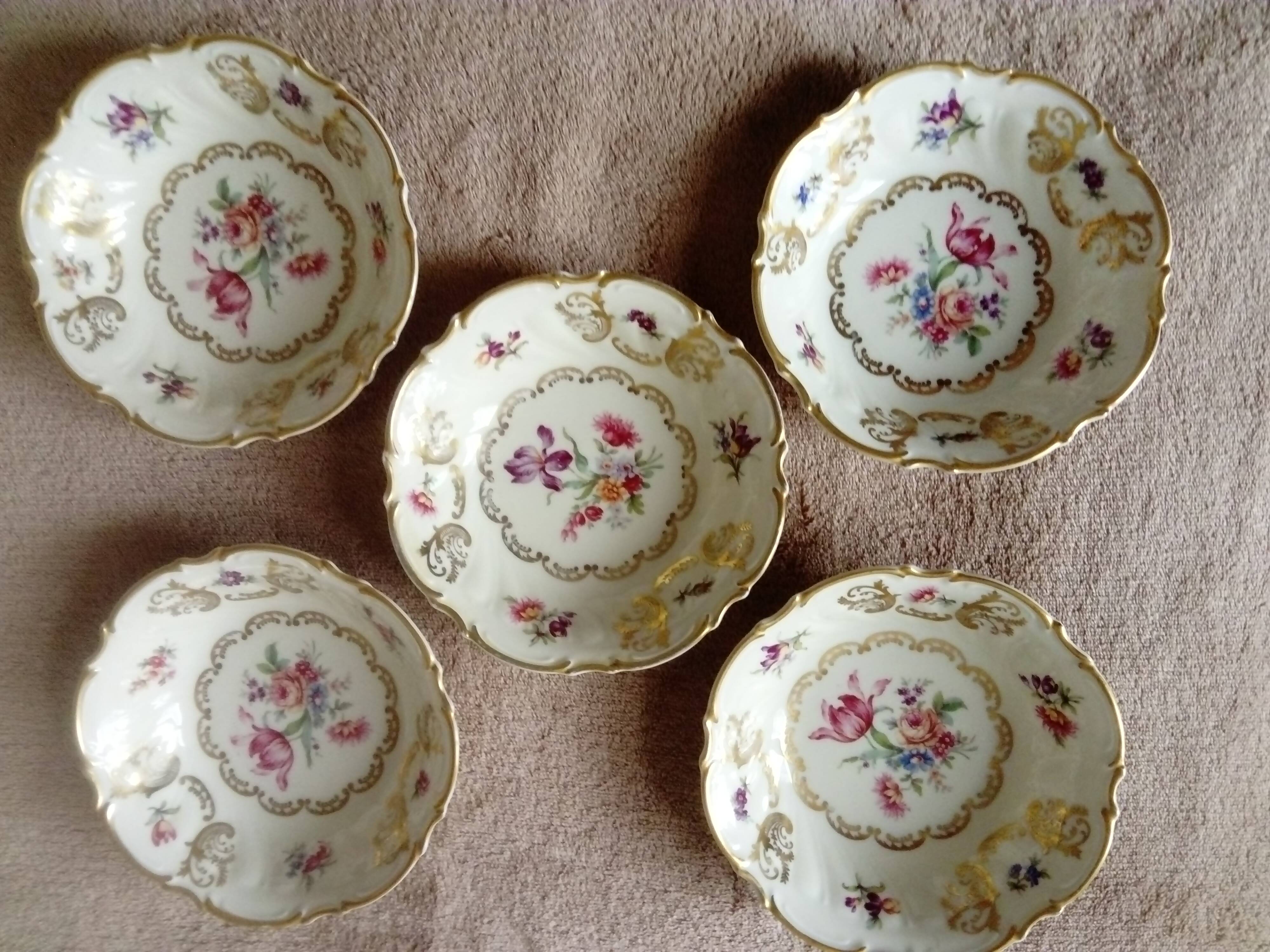 set of 5 old Bavaria fruit bowls decorated with flowers