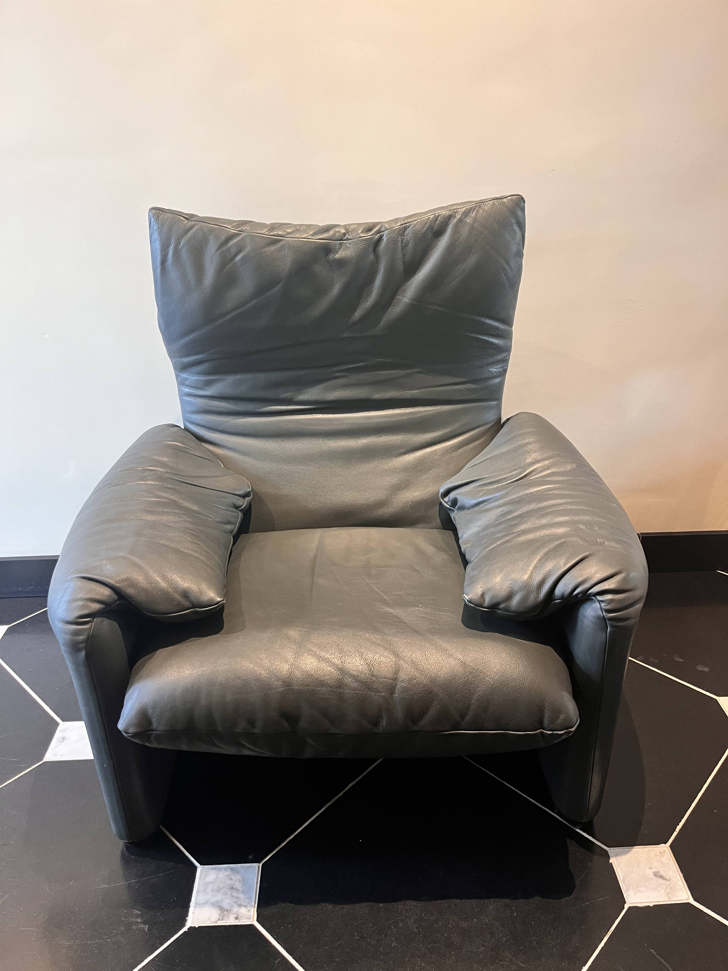 Vico magistretti, Maralunga for Cassina, in Leather with Footrest