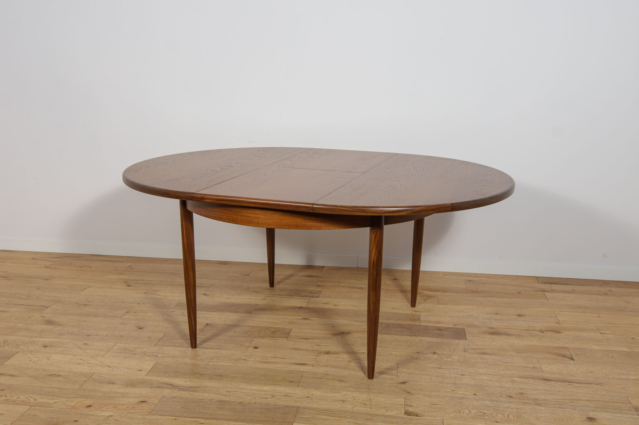 Mid-Century Round Teak Extending Dining Table from G-Plan, United Kingdom, 1960s