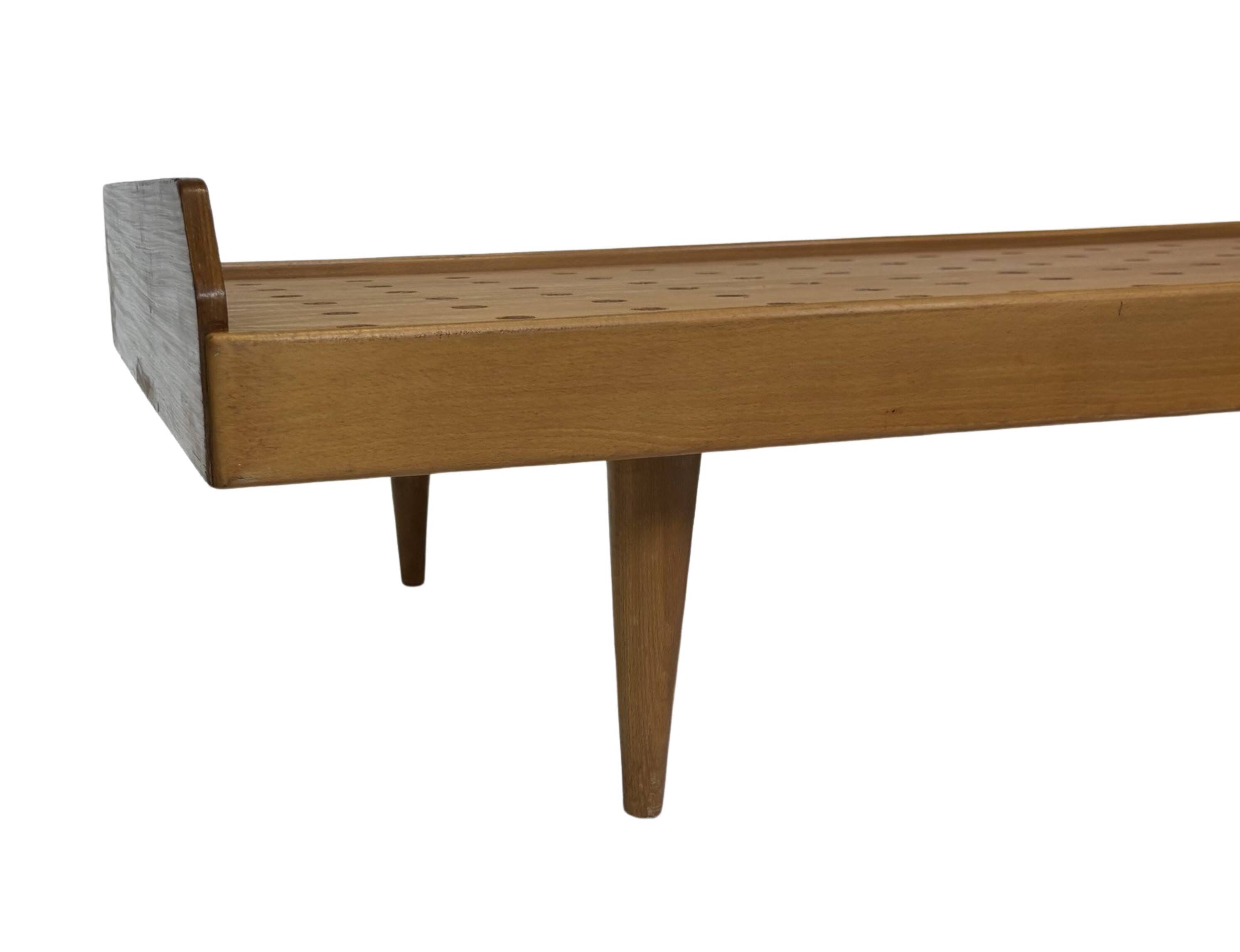 Vintage daybed 1960s minimalist design in Teak wood