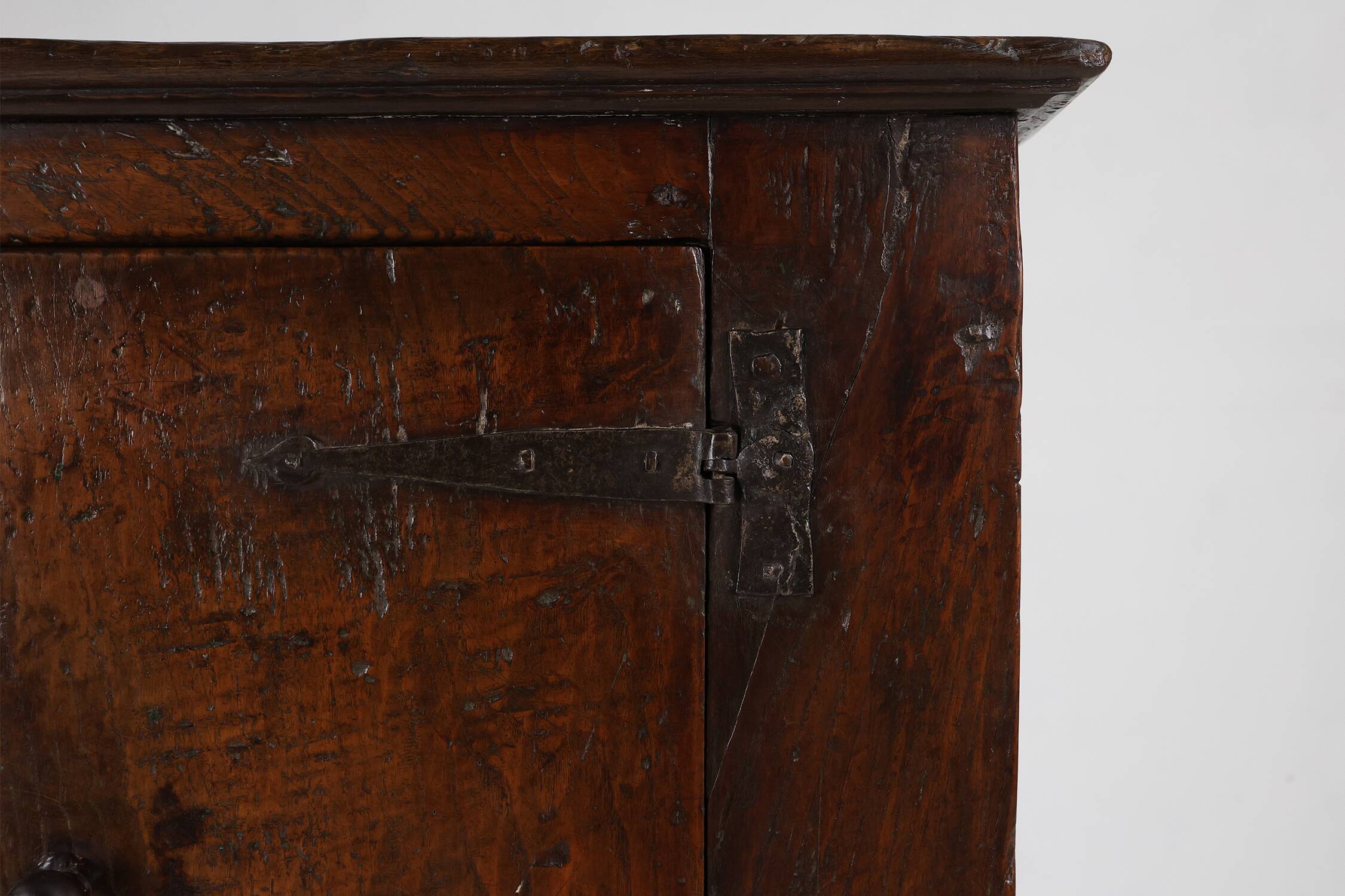 Rare French 16th century oak cabinet with beautiful patina