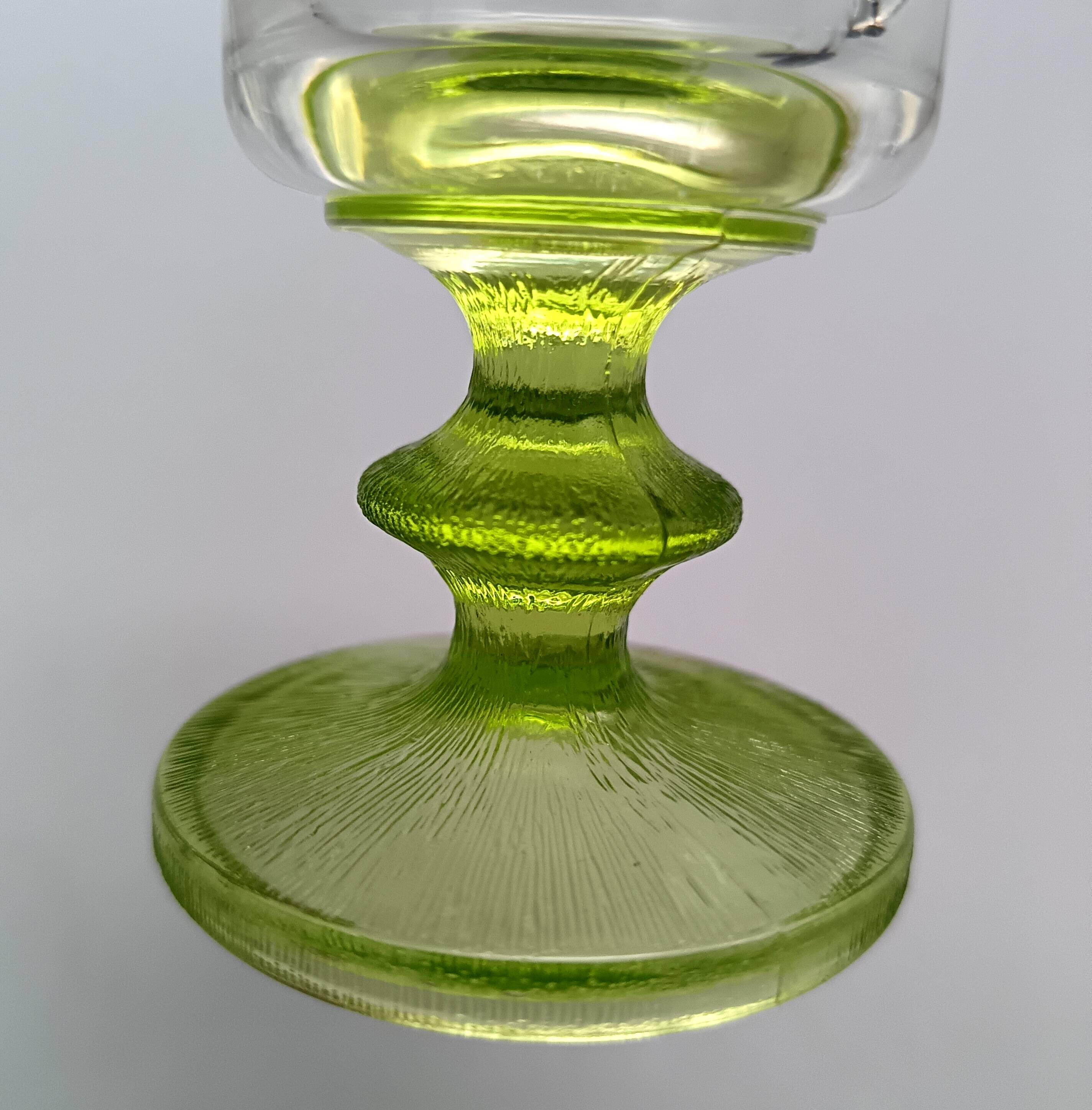 6 vintage champagne flutes with textured apple green base vemam italy