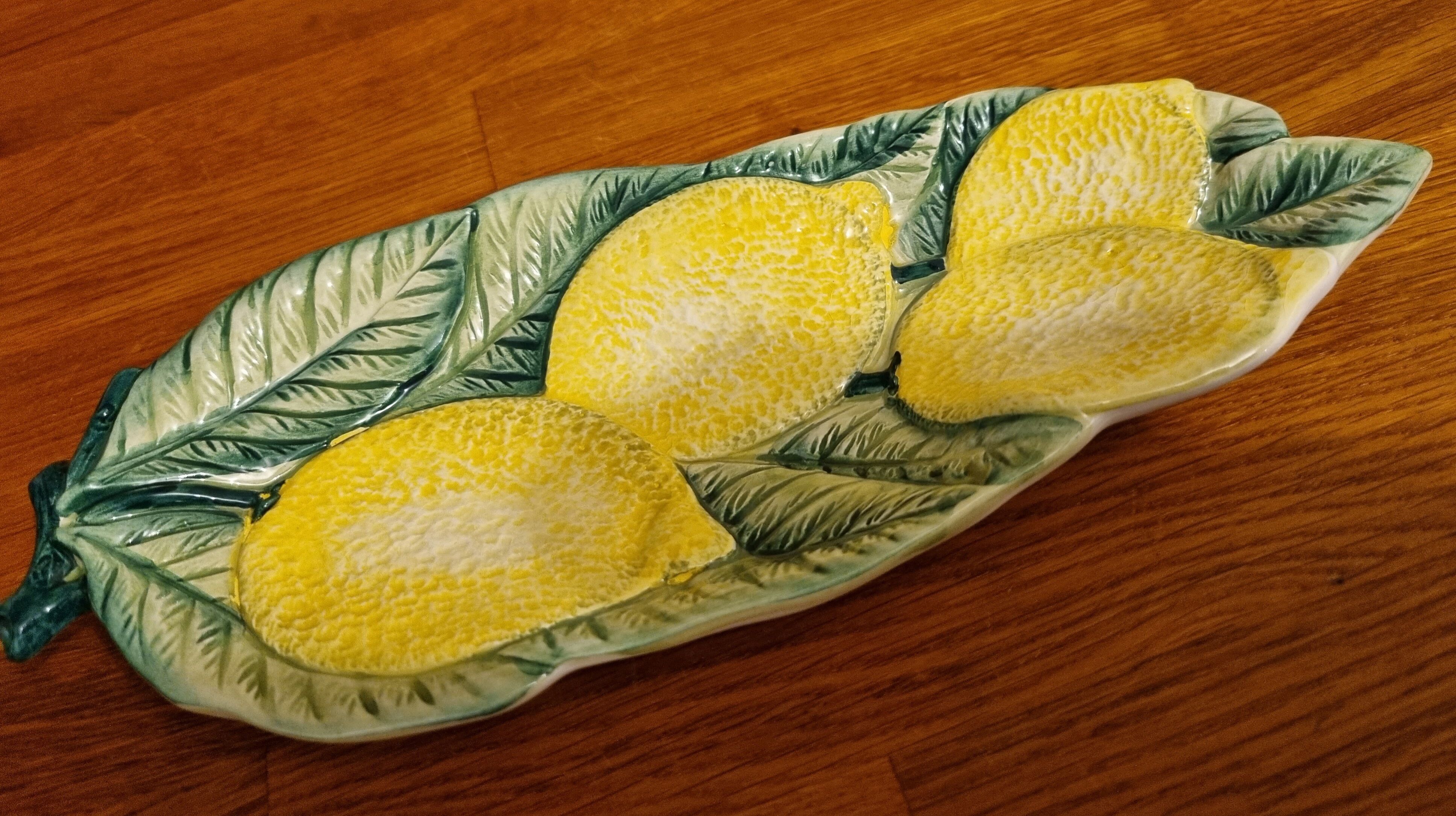 Ravier cup in italian slip pattern lemons