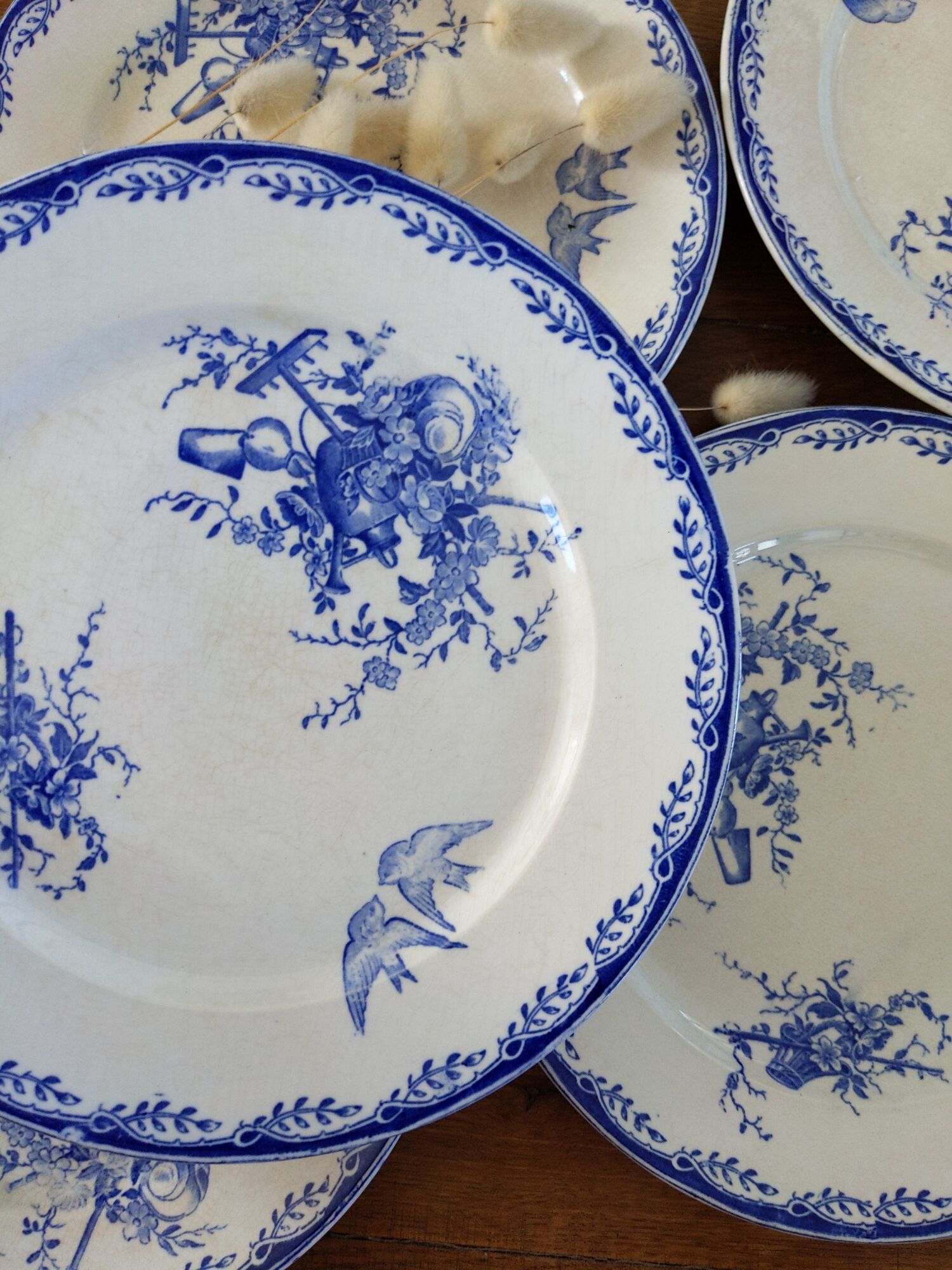Old plates earth of iron Sarreguemines Watteau vintage retro