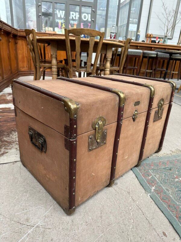 Ancienne malle de voyage « Soyez Père » Lille
