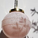 Suspension glass of pale pink clicy