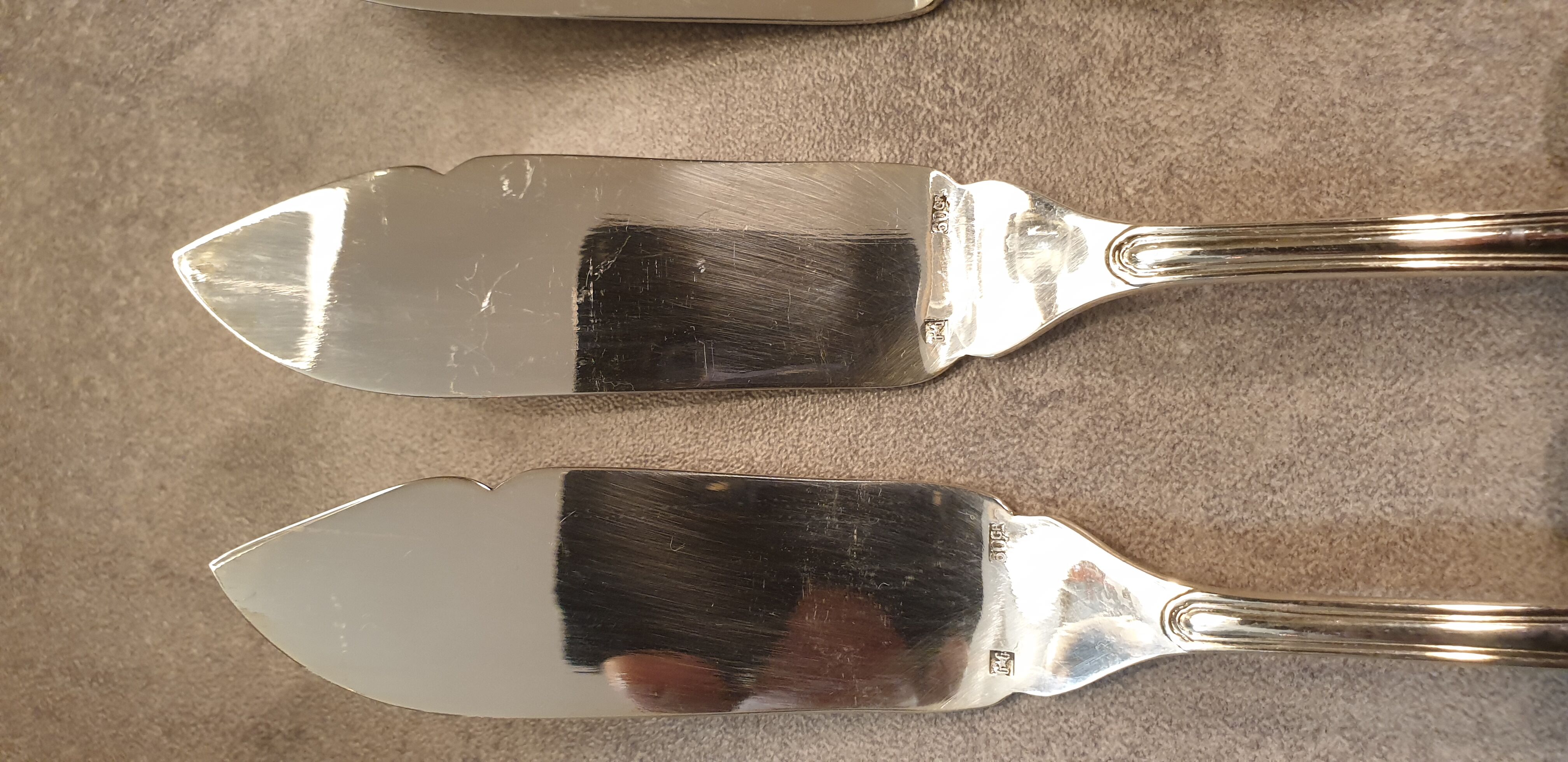 Silver metal fish service