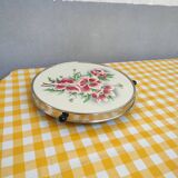 Turntable with earthenware pastry and bakelite floral decoration