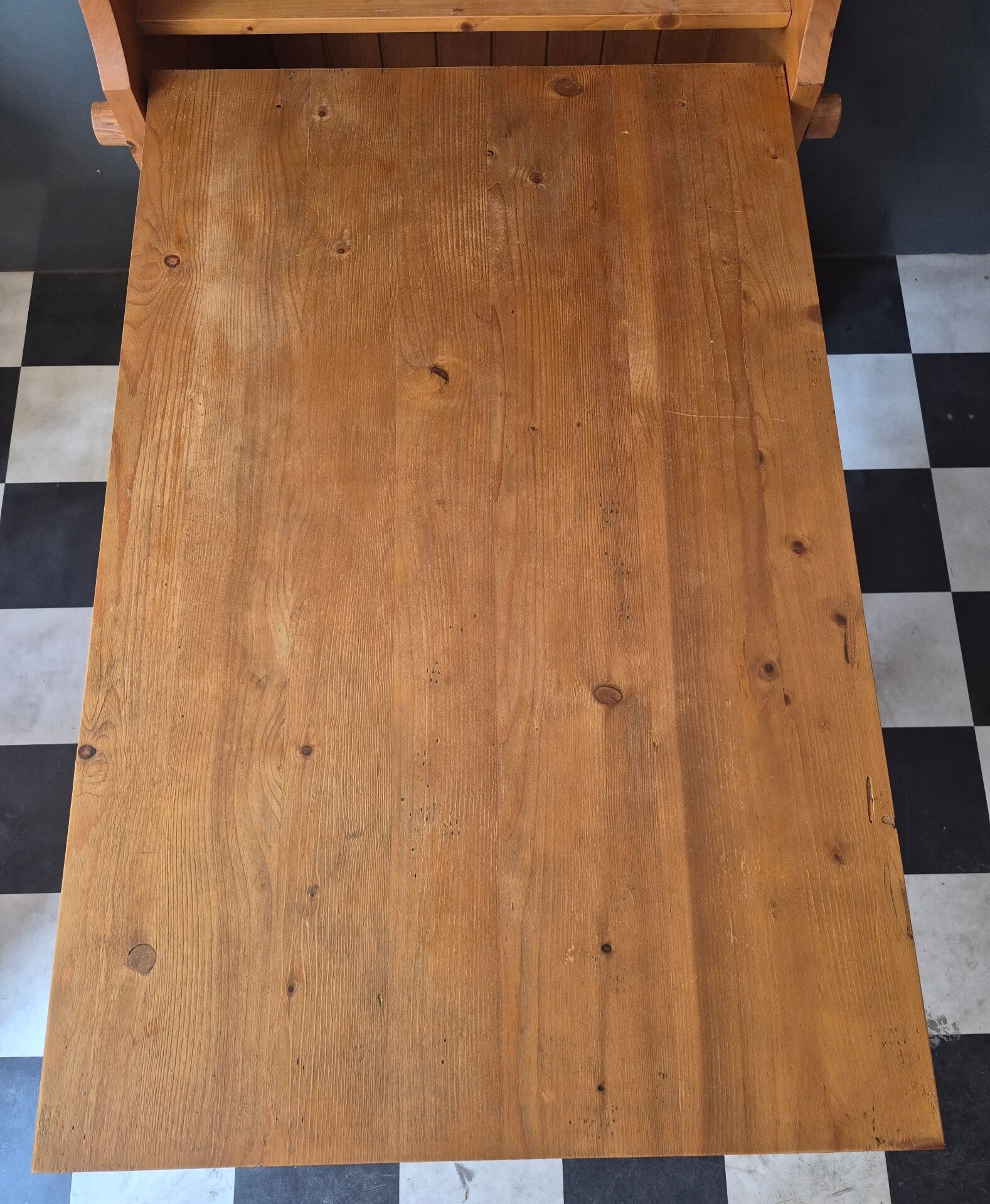 Mountain Shepherd's Table in solid pine