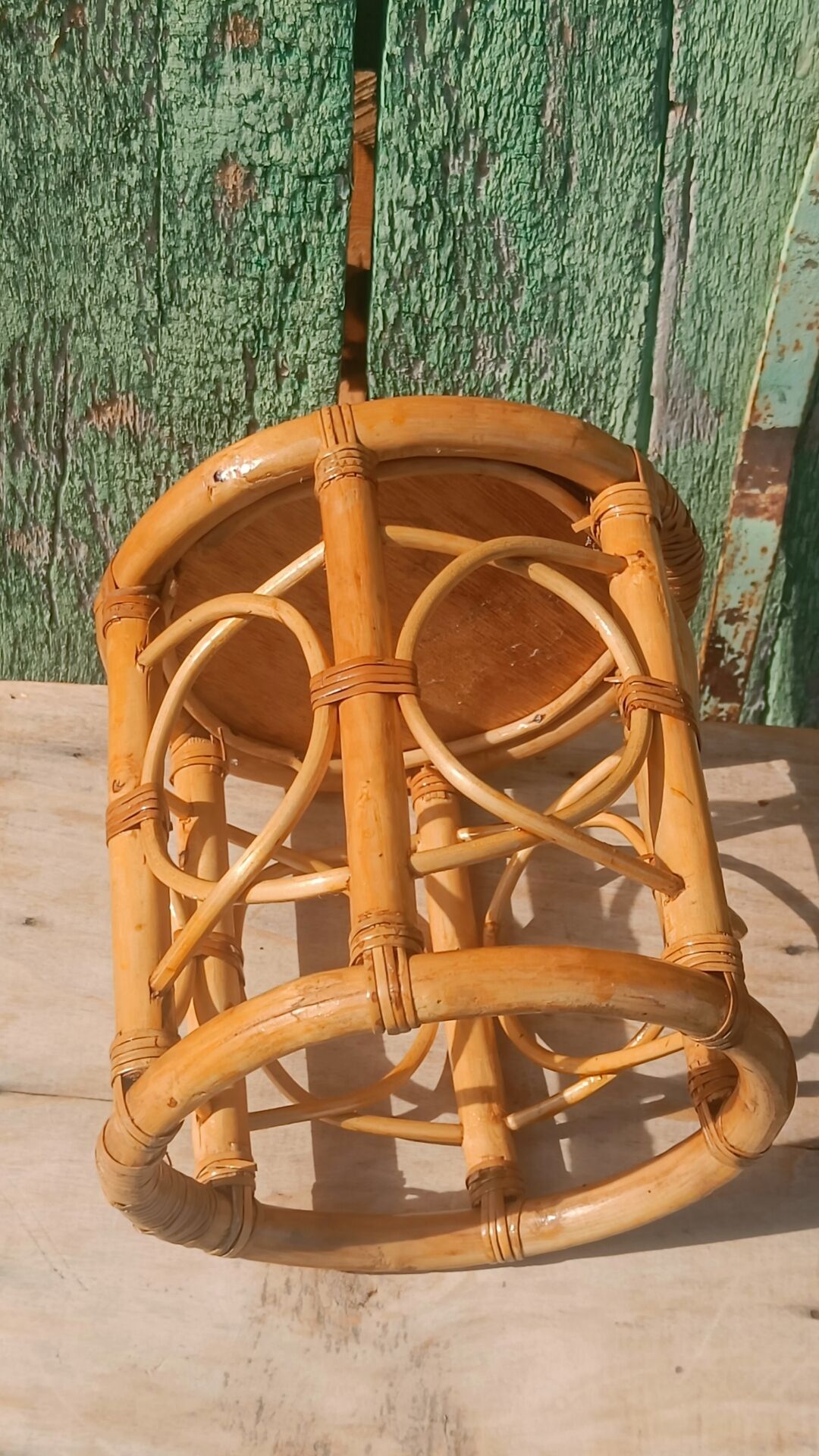 Vintage decorative support in bamboo and rattan