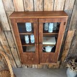Small walnut display case (renovated)
