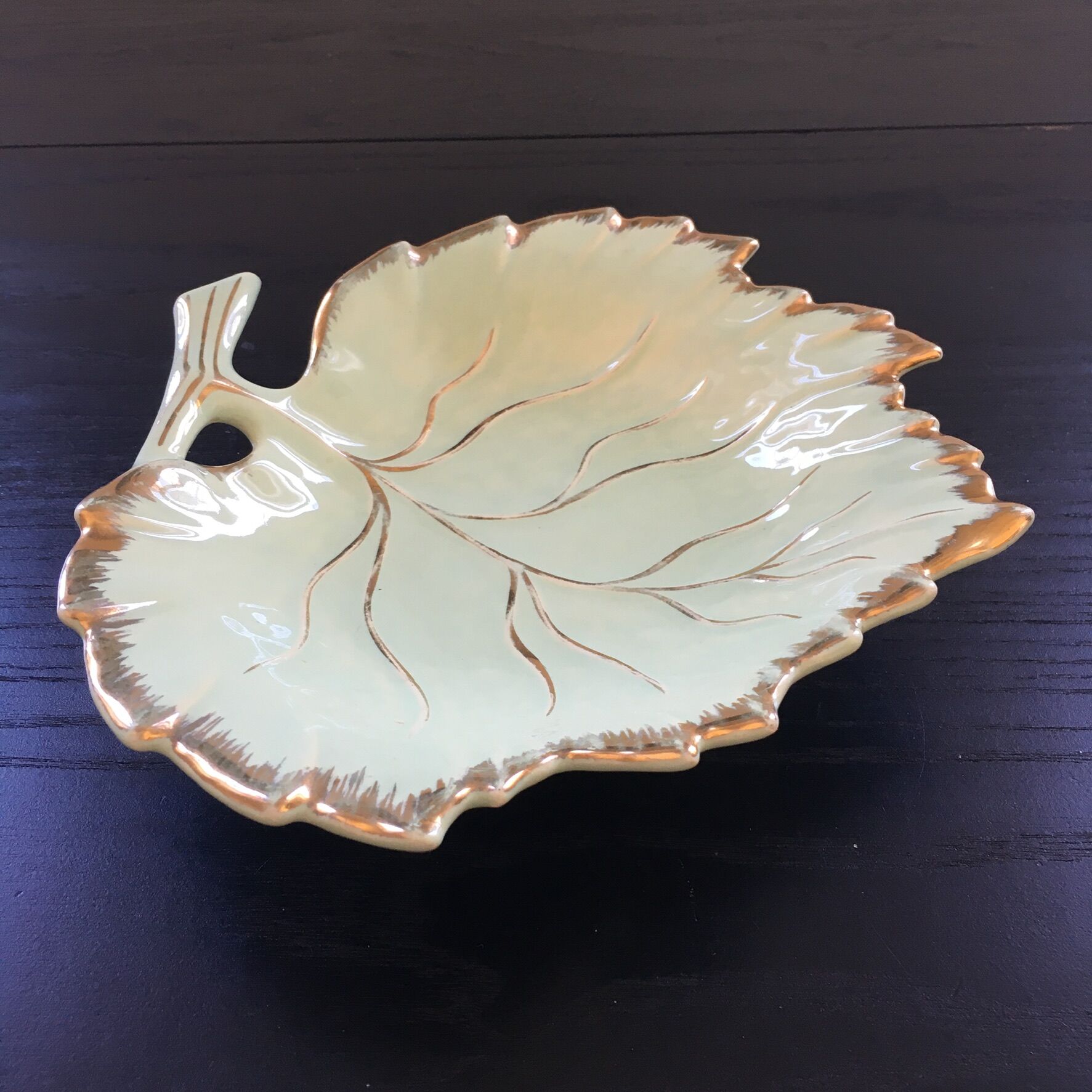 Vide poche feuille céladon et or