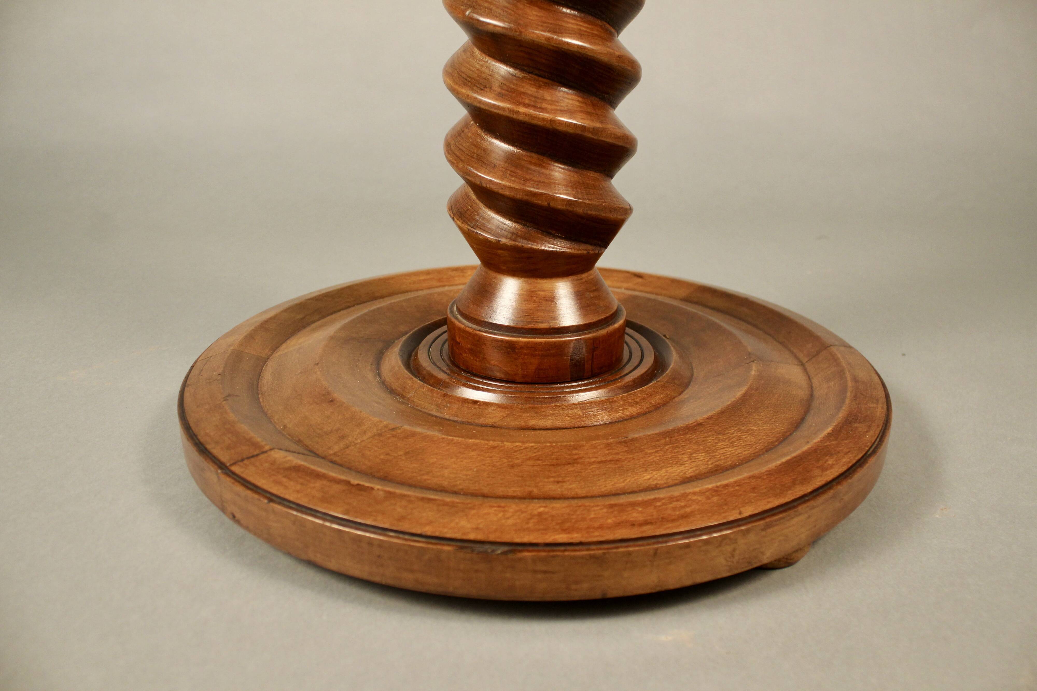 Column screw press in beech