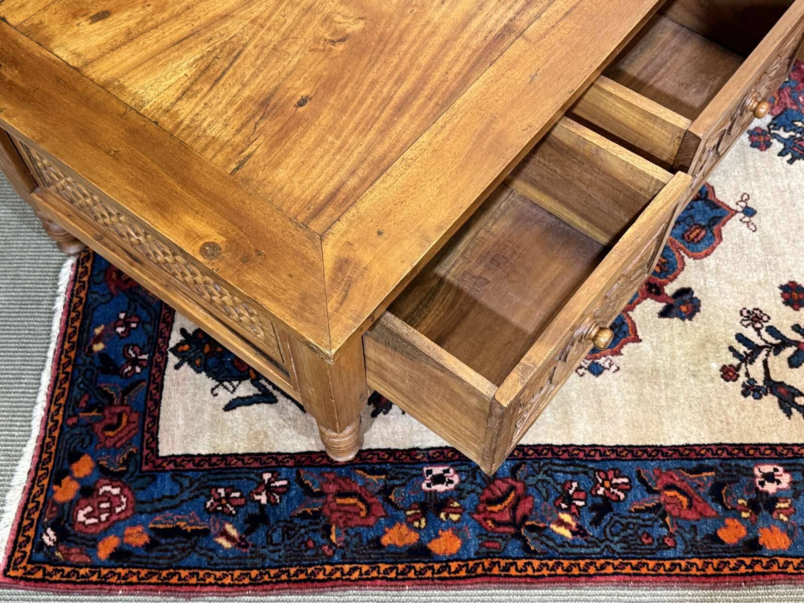 Teak coffee table, Indian craftsmanship from the 1970s.