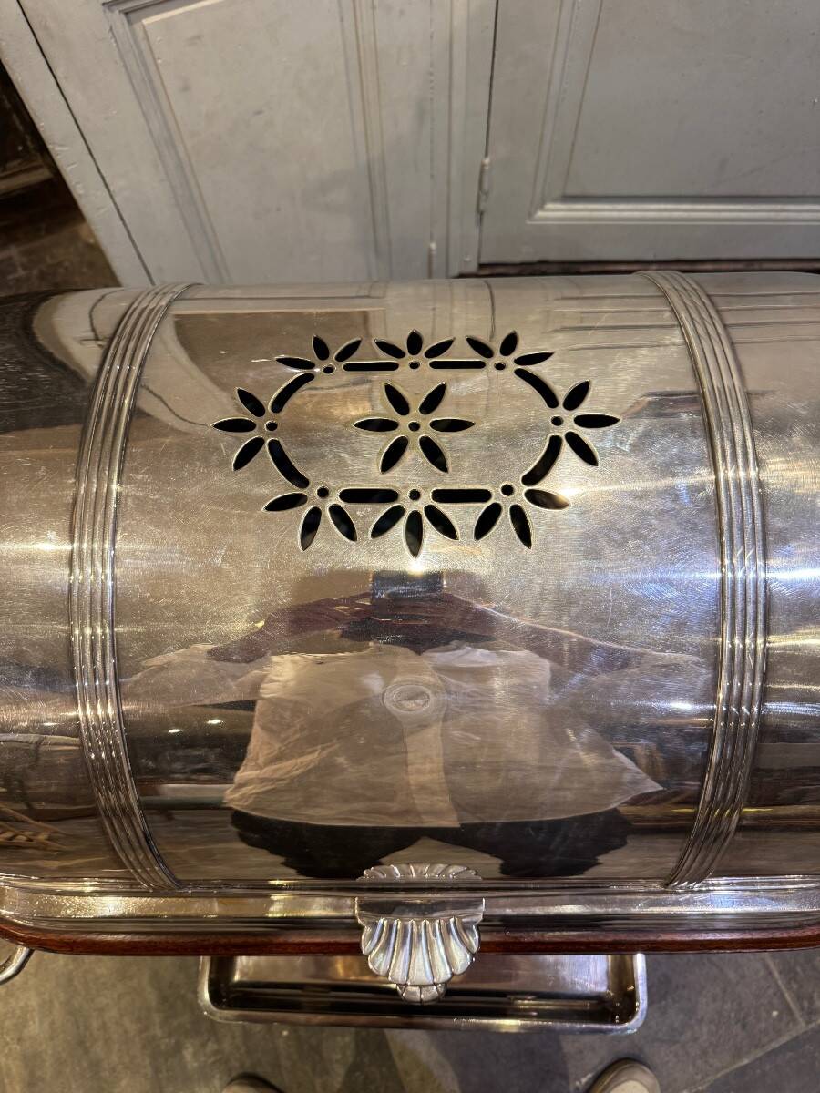 Silver-plated metal cutting trolley in the Louis XVI style