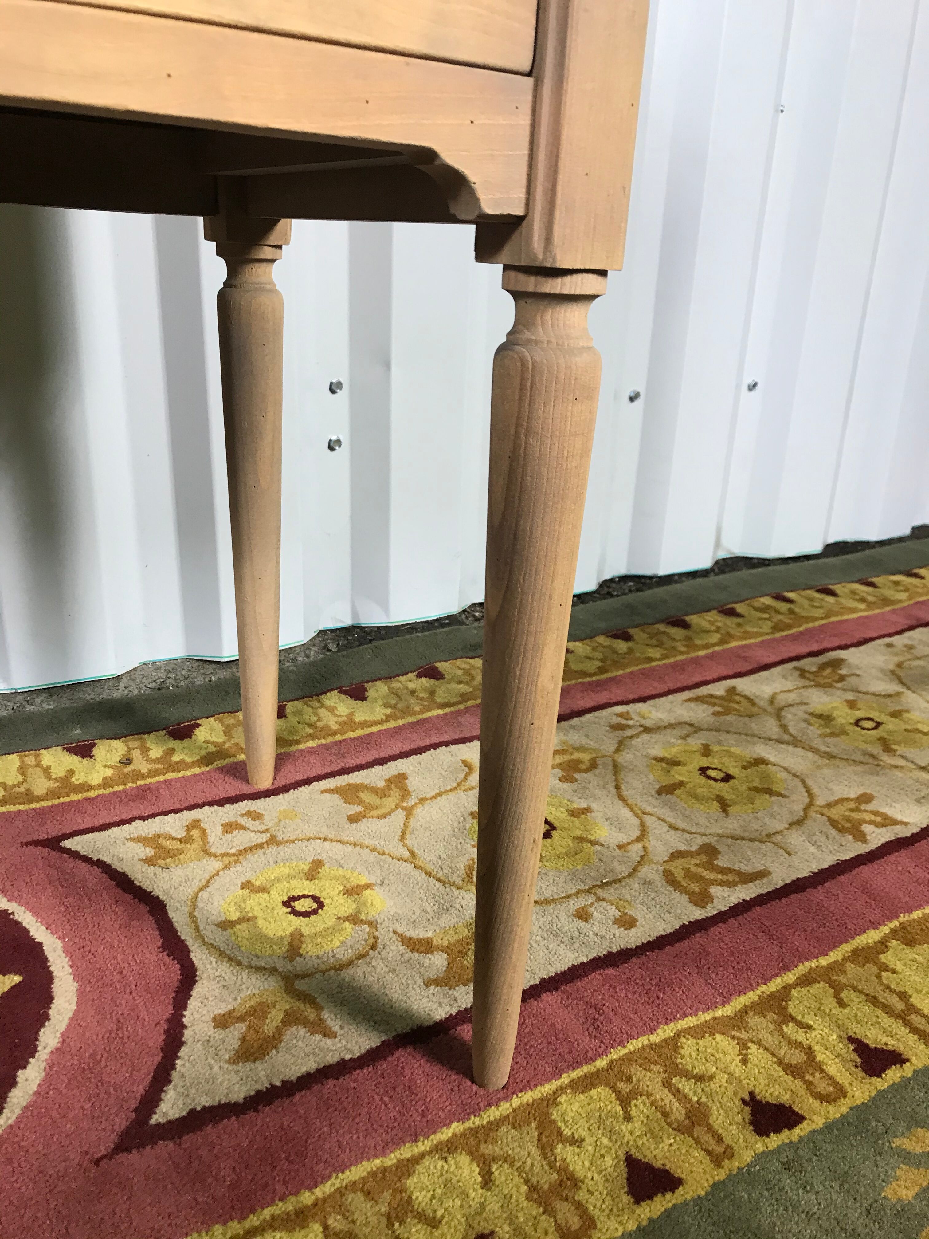 Louis XVI-style dresser erased