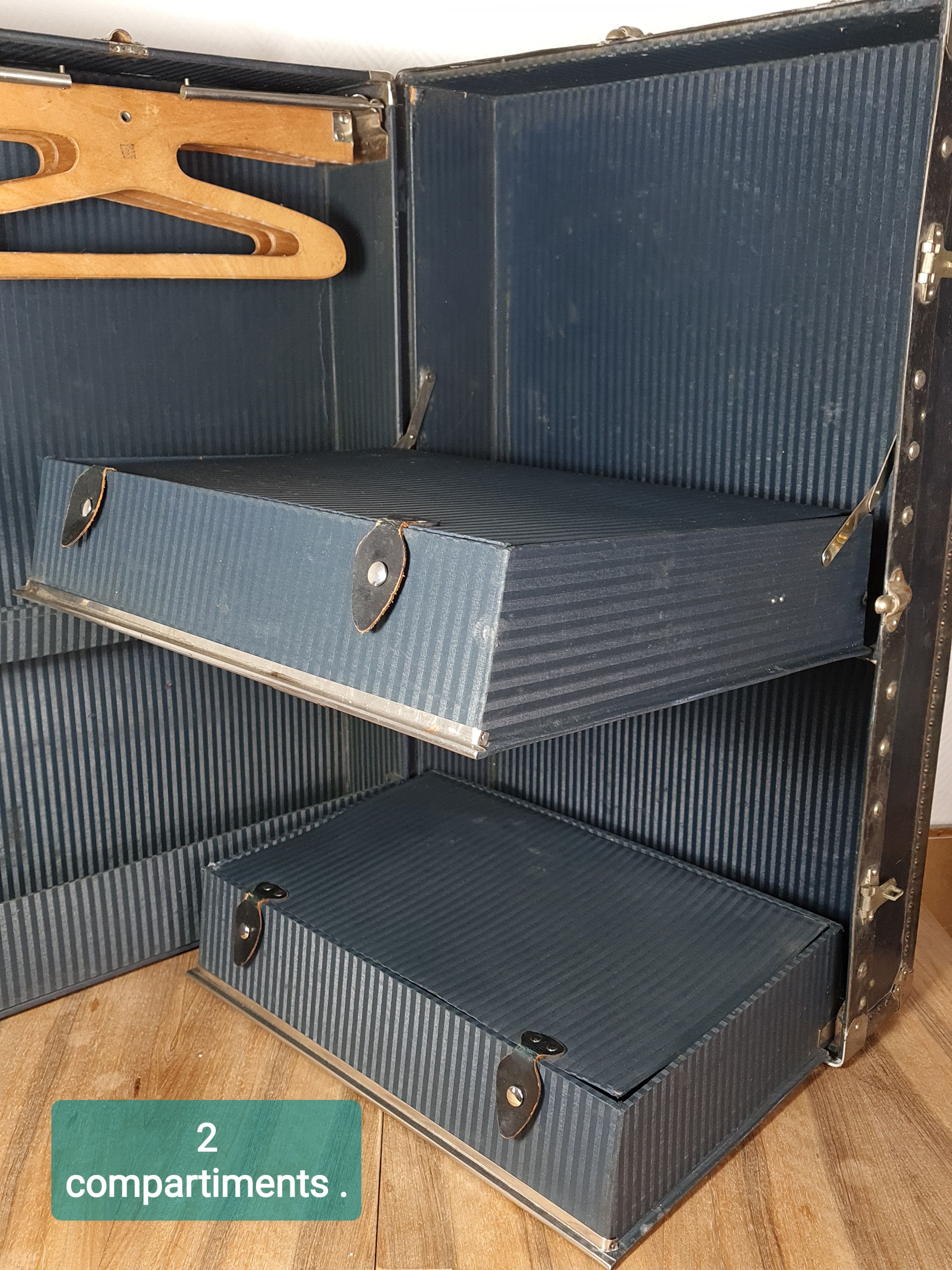 Malle cabine vintage début XXe siècle, intérieur garni, compartimenté & propre
