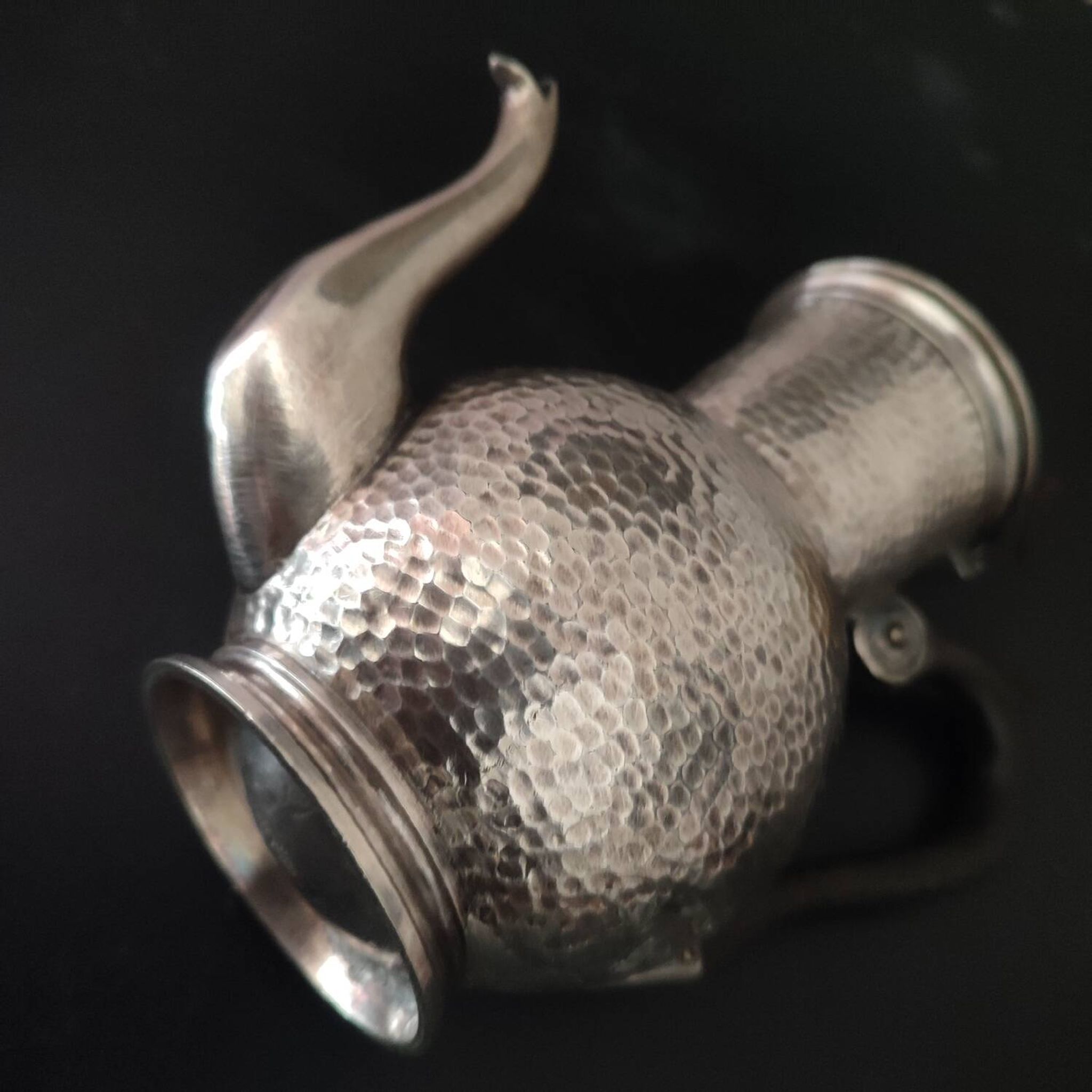 Antique english pewter hammered sheffield a la reine teapot hammered metal