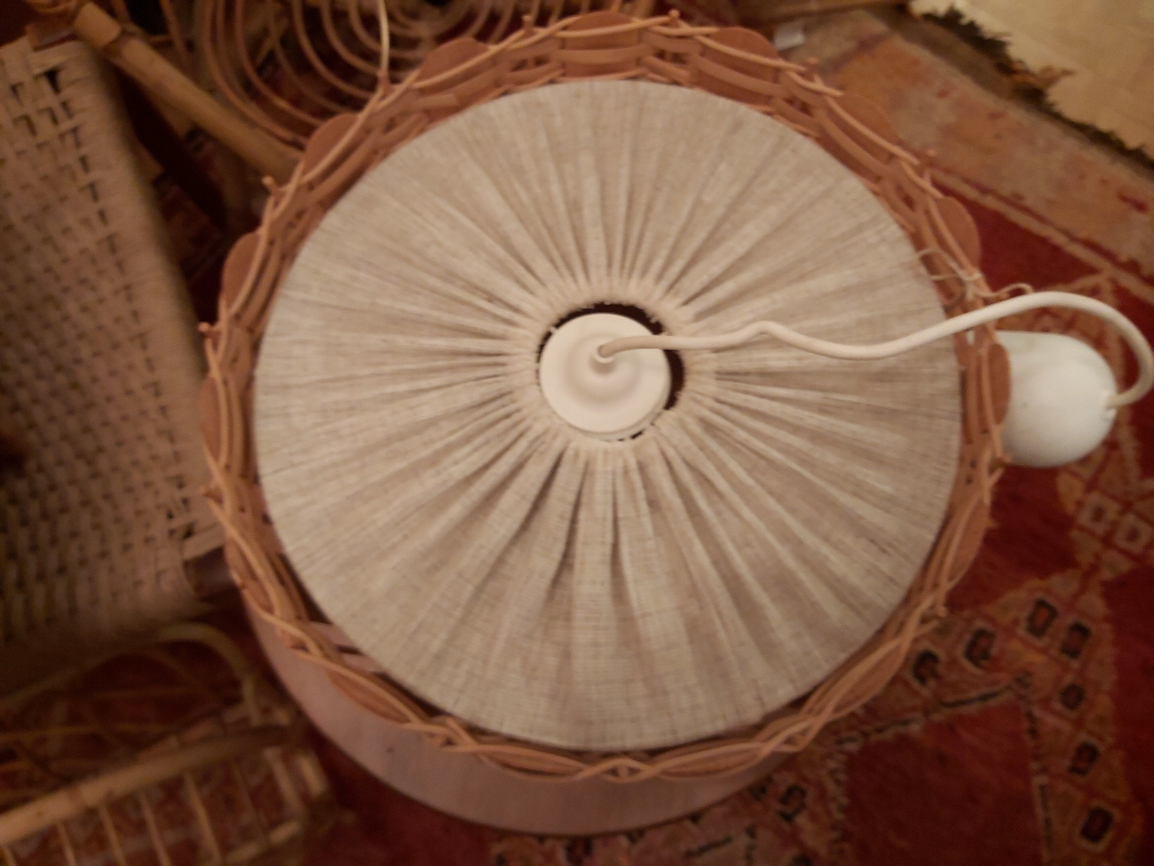 Suspension vintage en bois et tissu