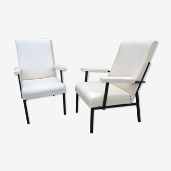 Paire de fauteuils modernistes