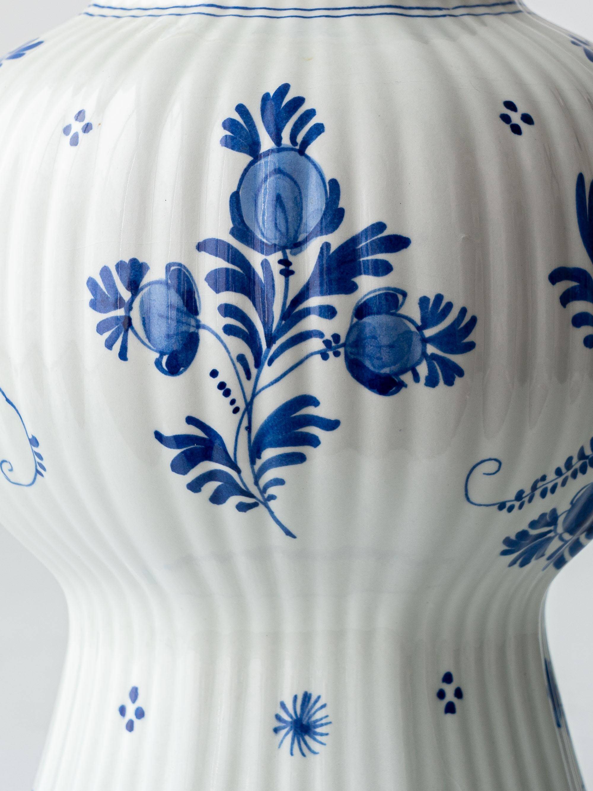 Royal Delft blue ceramic lamp, 1971, new pistachio silk shade.