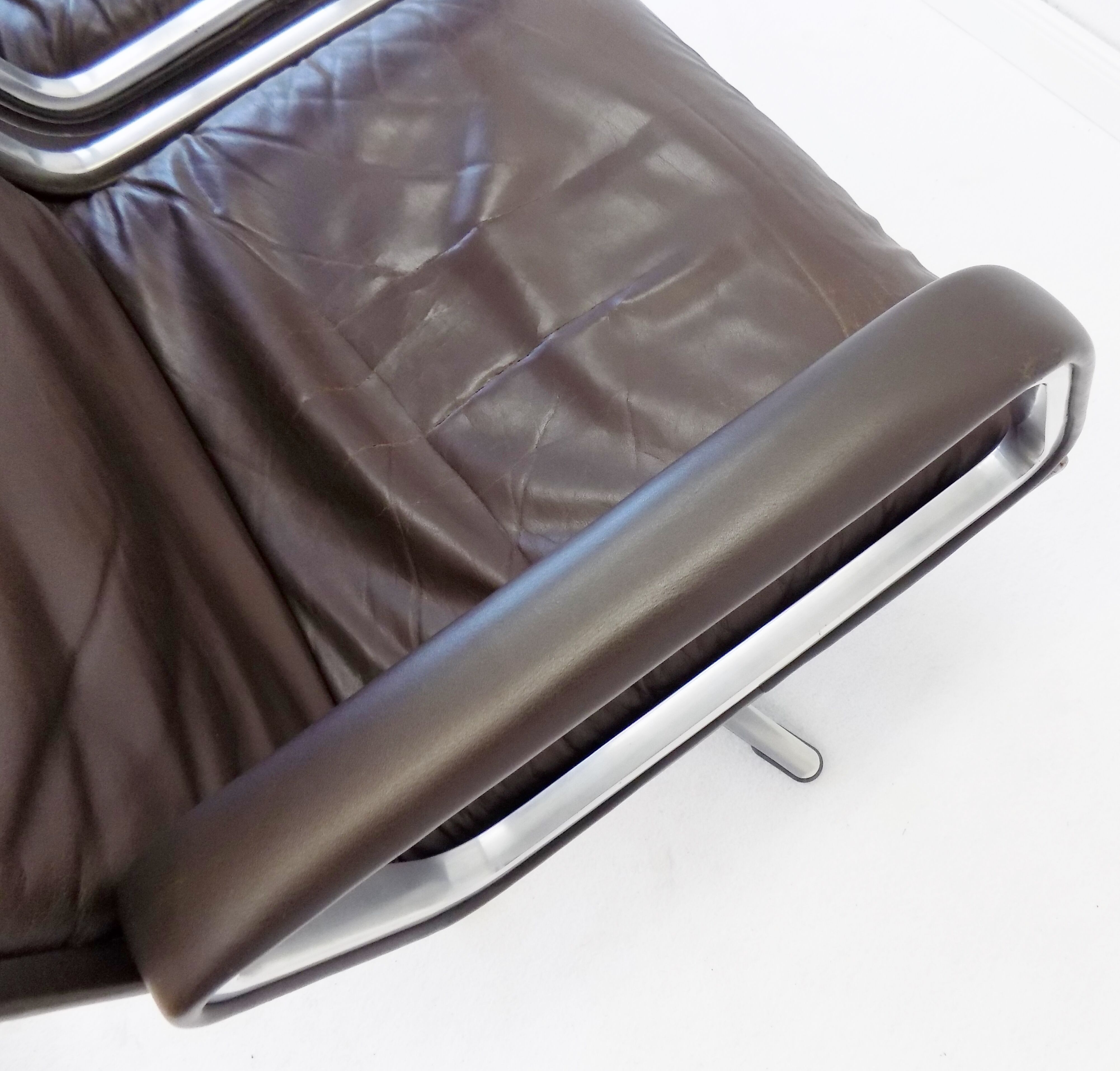 Wilkhahn Delta Highback set of 2 brown leather armchairs by Delta Design