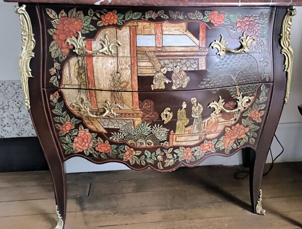 Commode en laque de chine de style louis xv