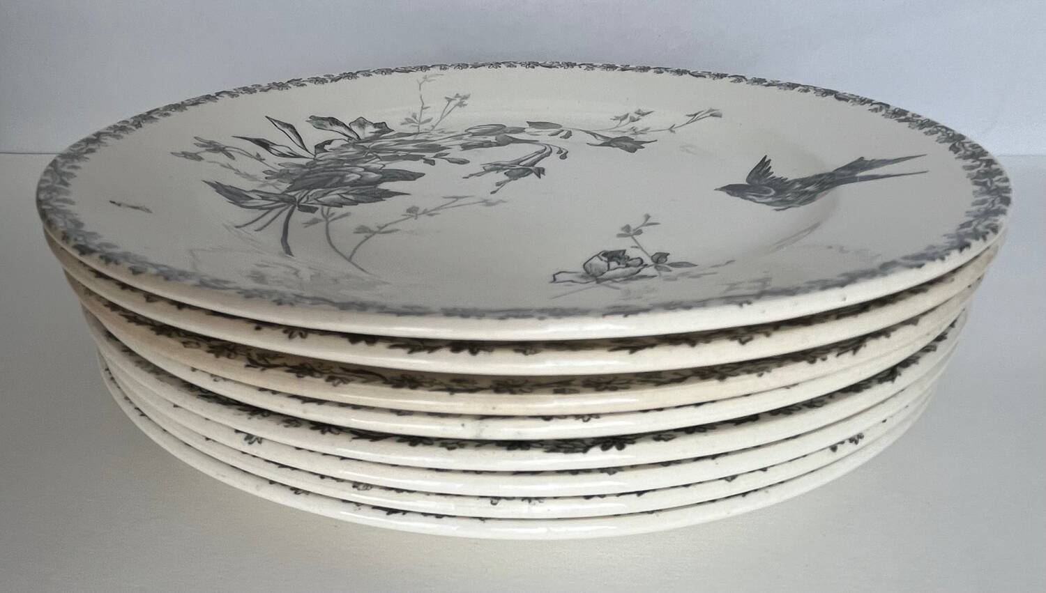 8 assiettes plates en terre de fer HB&Cie