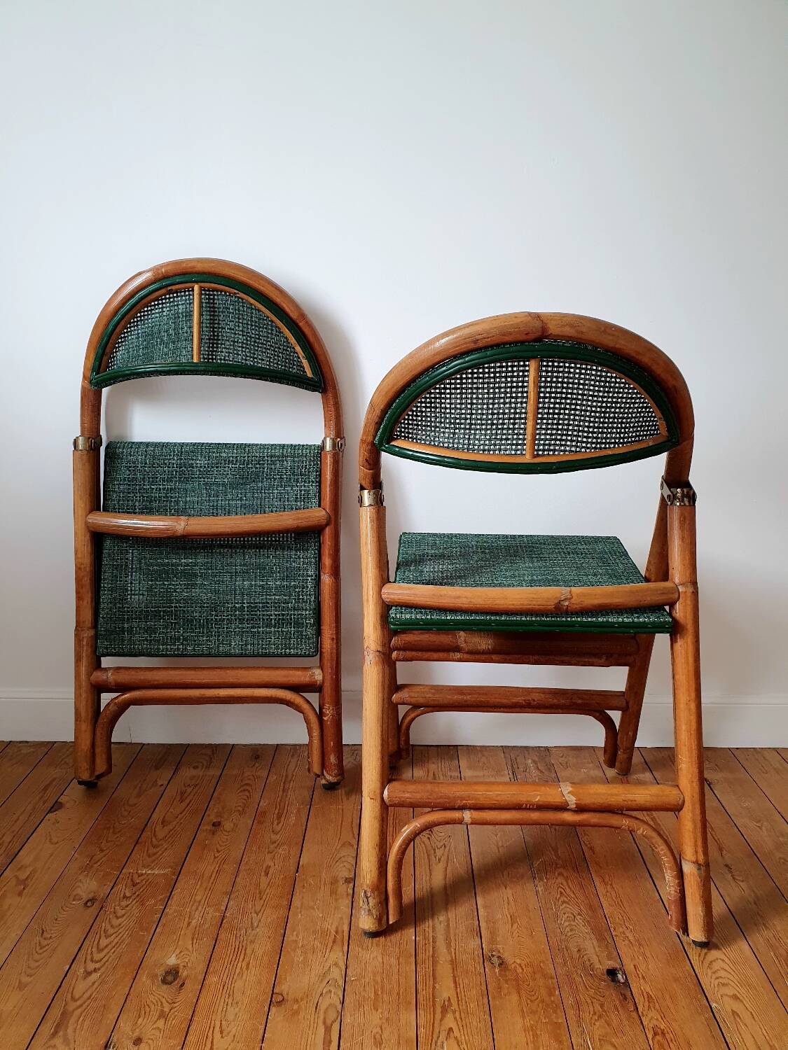 Paire de chaises de bistrot pliantes en rotin