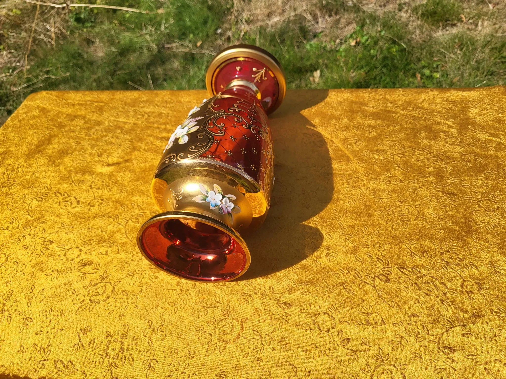 Bohemian Crystal Emerald Red/Rosa Vase with 24K Gold Encrusted Floral Desig
